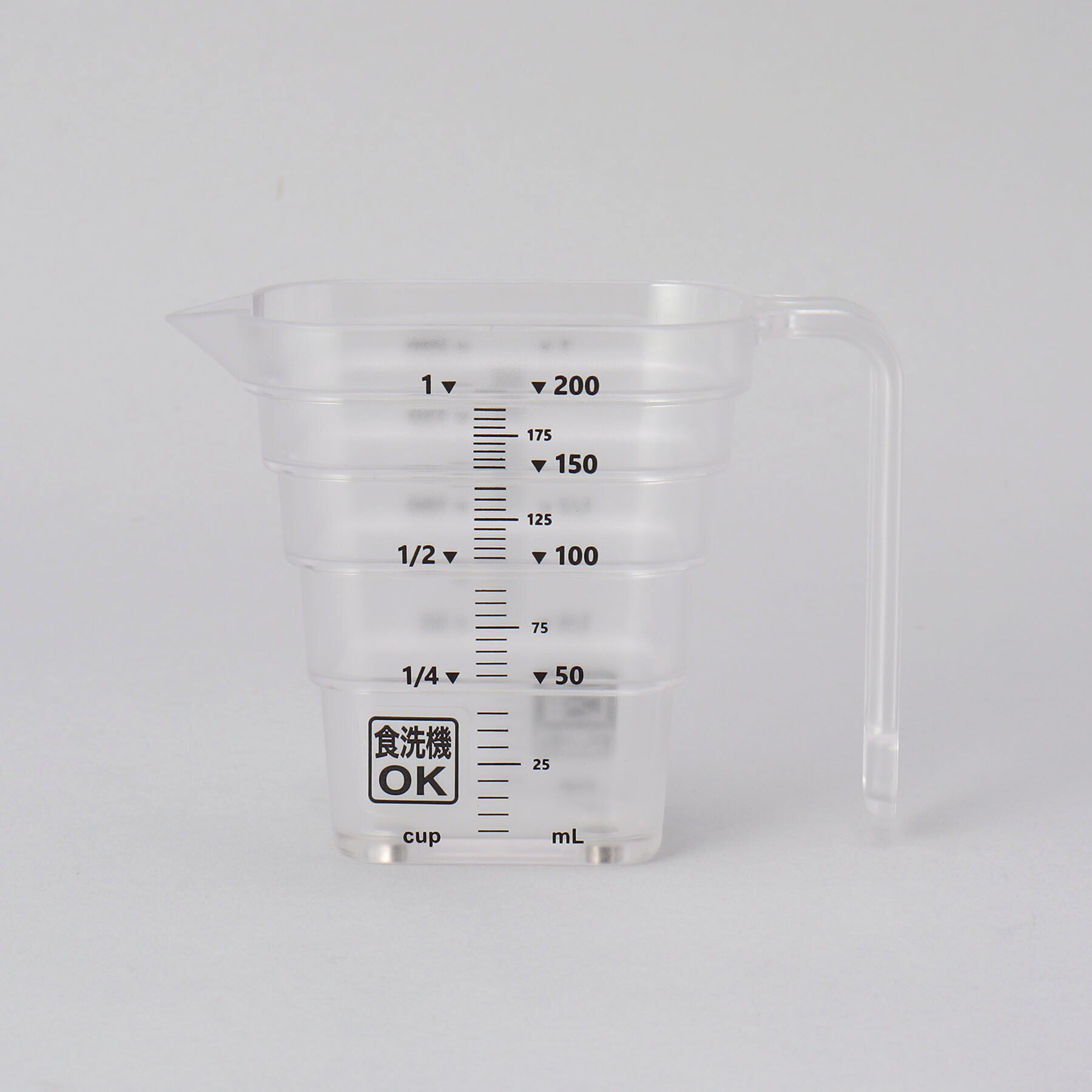 212 KITCHEN STORE「マグネット段々計量カップ 200ml WH 山崎実業 ＜tower タワー＞」|食器・キッチングッズ|その他