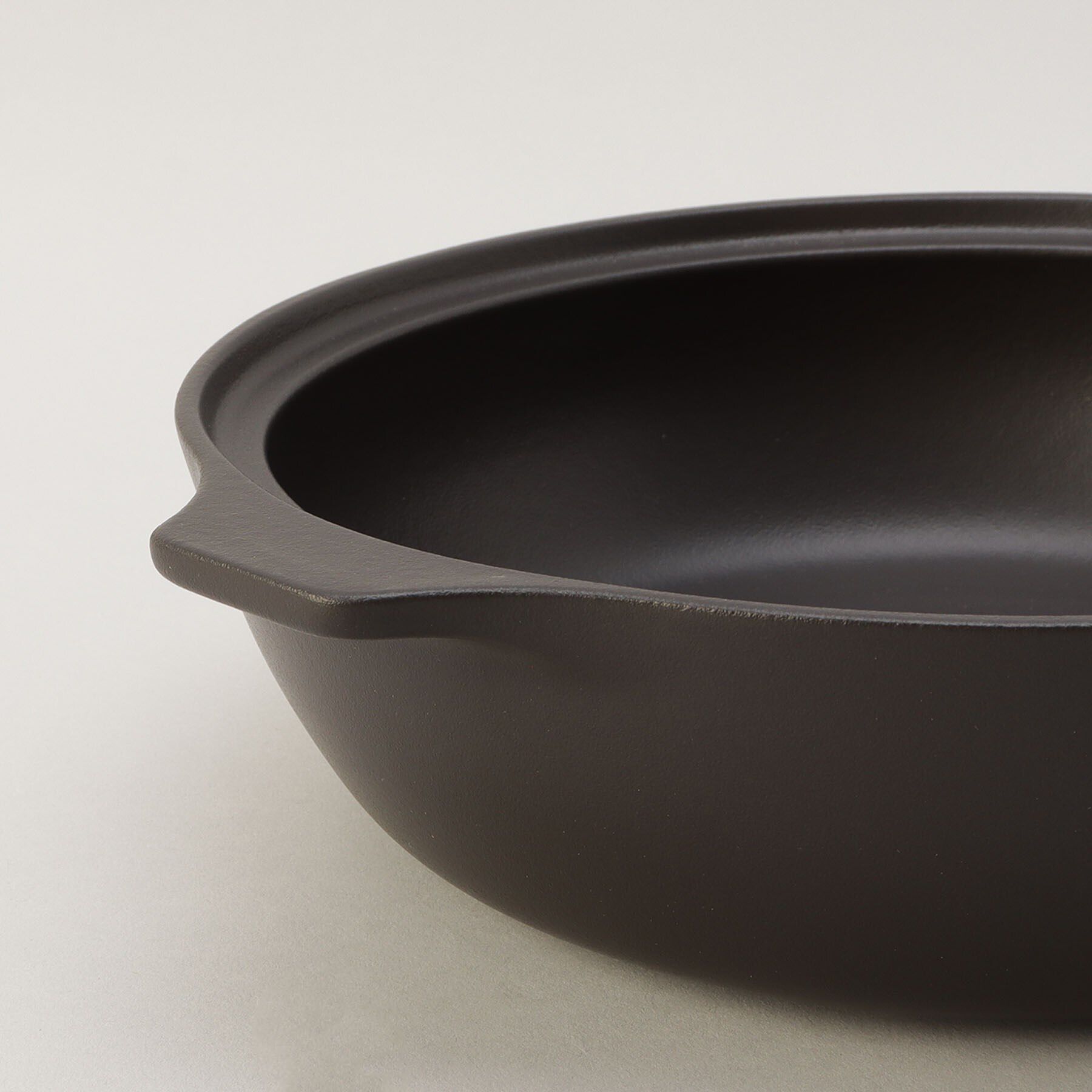 212 KITCHEN STORE「KAKOMI 直火土鍋 2.5L BK ＜KINTO キントー＞」|食器・キッチングッズ|