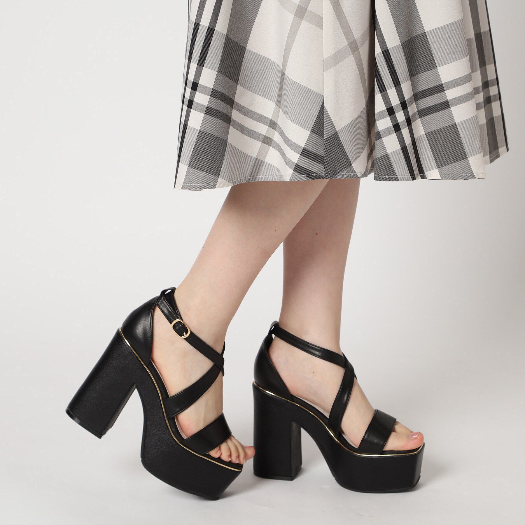 ESPERANZA「ラク盛りクロスストラップサンダル 24SS」|サンダル|