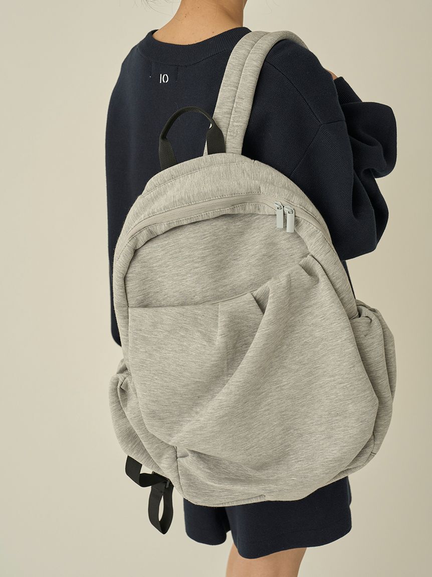 emmi atelier「ポンチギャザーボディーバックパック」|リュック|LGRY