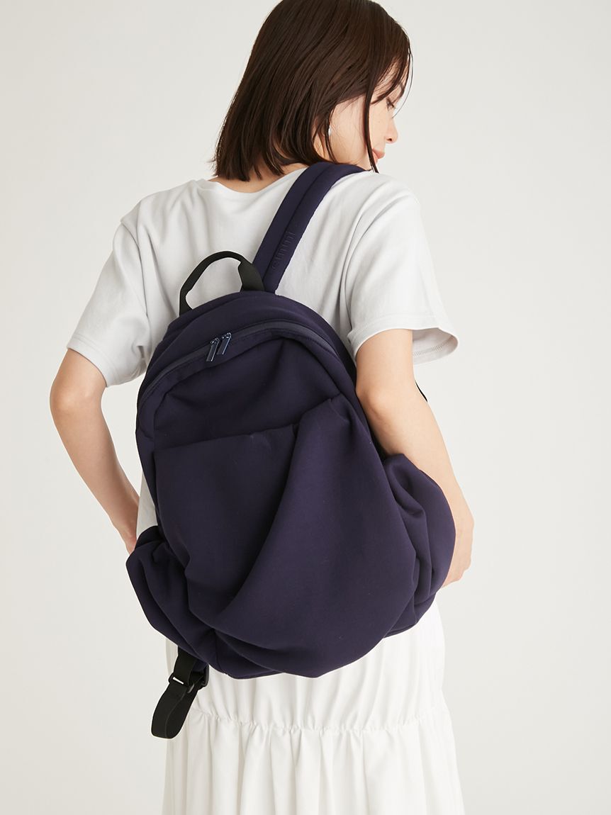 emmi atelier「ポンチギャザーボディーバックパック」|リュック|