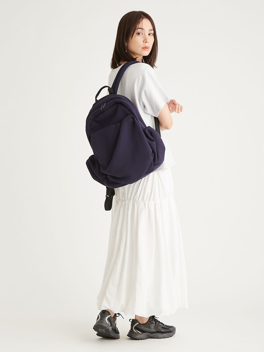 emmi atelier「ポンチギャザーボディーバックパック」|リュック|