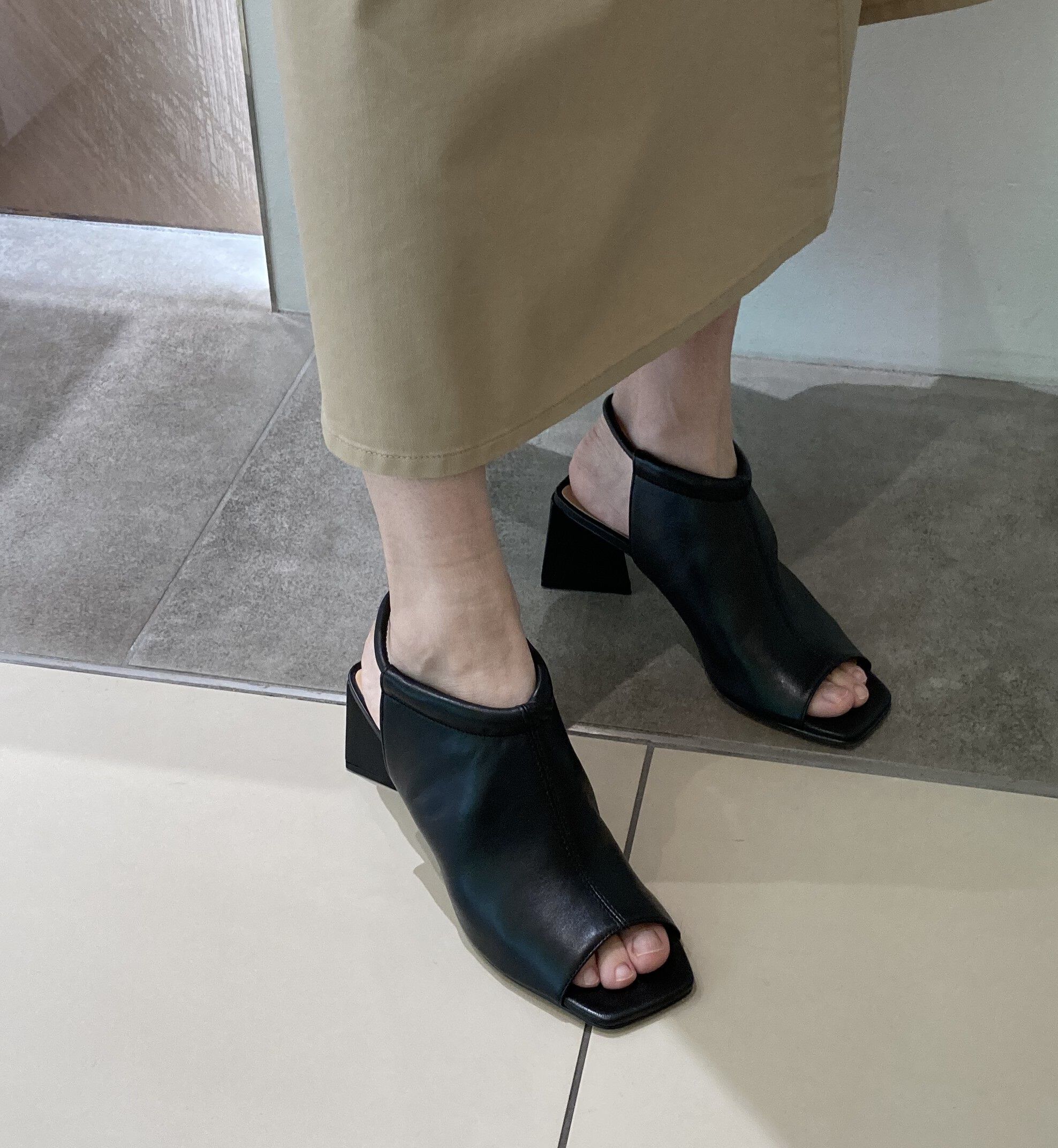 IMPORT SELECT「【CARRANO】アンクルストラップカバードサンダル 」|サンダル|BL