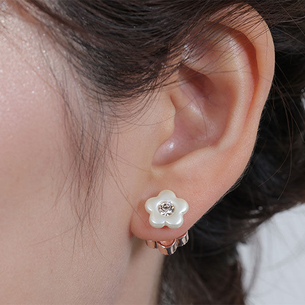 MARY QUANT「パールデイジーデュオ ピアス」|ピアス|ピンクゴールド