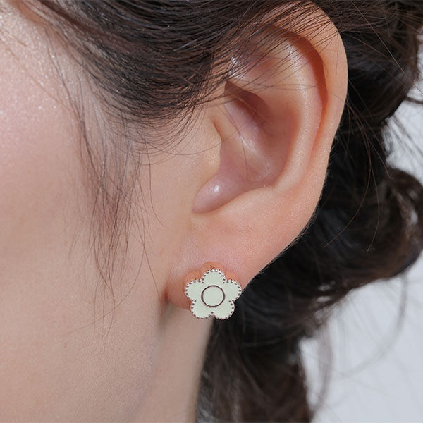 MARY QUANT「パールデイジーデュオ ピアス」|ピアス|