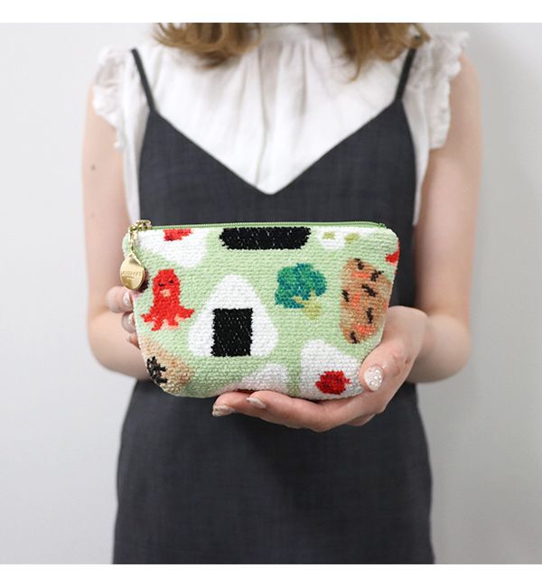 LOVERARY BY FEILER「オムスビコロリン　ポーチ　L/OMK-233114」|ポーチ|