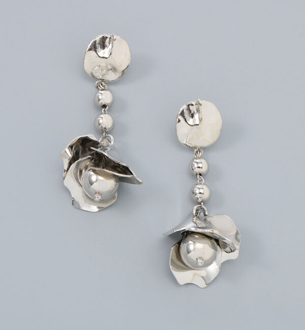 Phoebe+「【sfy】metallic pedalピアス　シルバー」|ピアス|シルバー