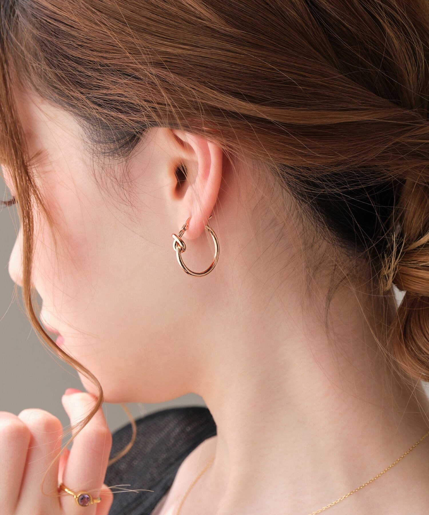 Phoebe「スタイリッシュノットフープピアス　ローズゴールド」|ピアス|