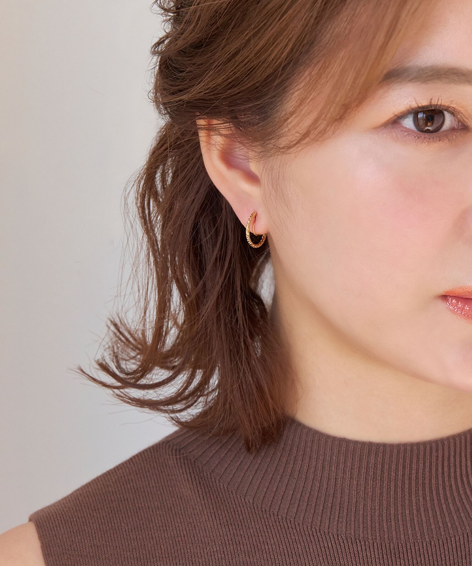 Phoebe「【金属アレルギー対応】【痛くないシリーズ】グリッターフープライトフィットイヤリング(スモール)」|イヤリング|