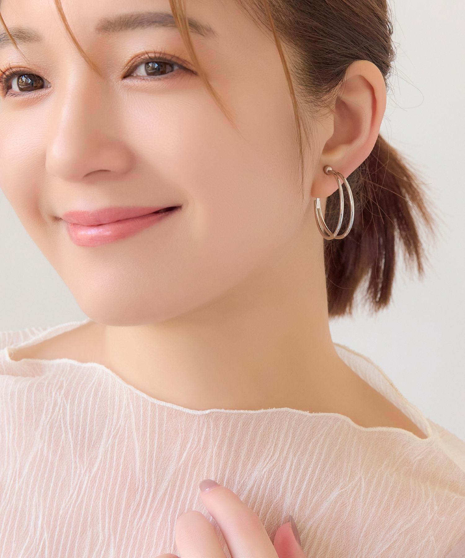 Phoebe「ダブルラインフープイヤリング」|イヤリング|