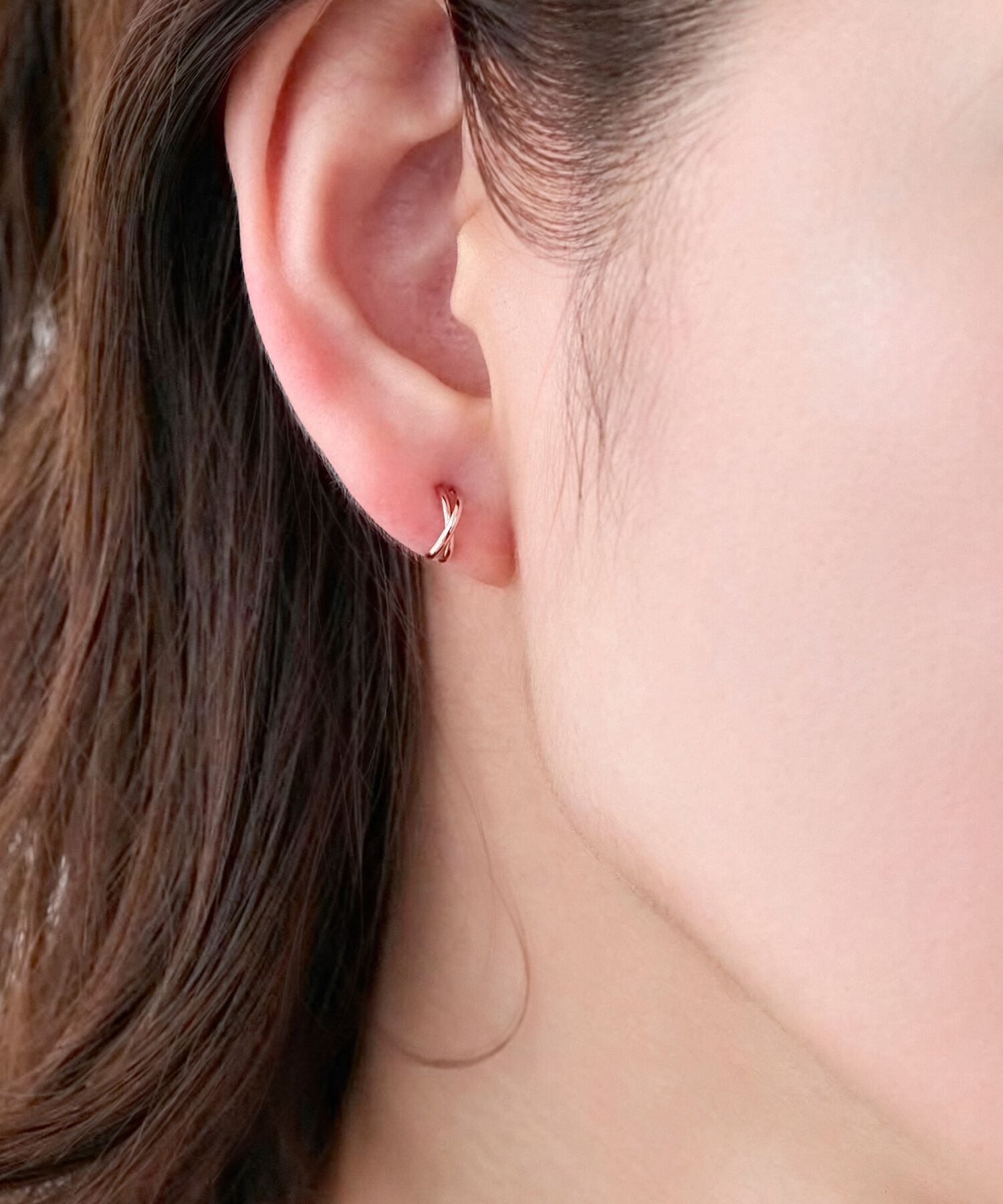 Phoebe「【K10】クロッシングピアス　ローズゴールド／限定BOX＆ショッパーつき」|ピアス|ローズゴールド