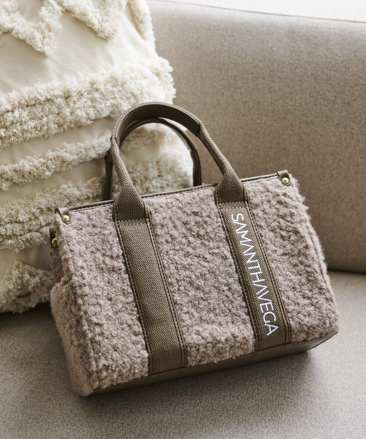 Samantha Vega「ロゴテープボアハンドバッグ（小）」|ハンドバッグ|モカ