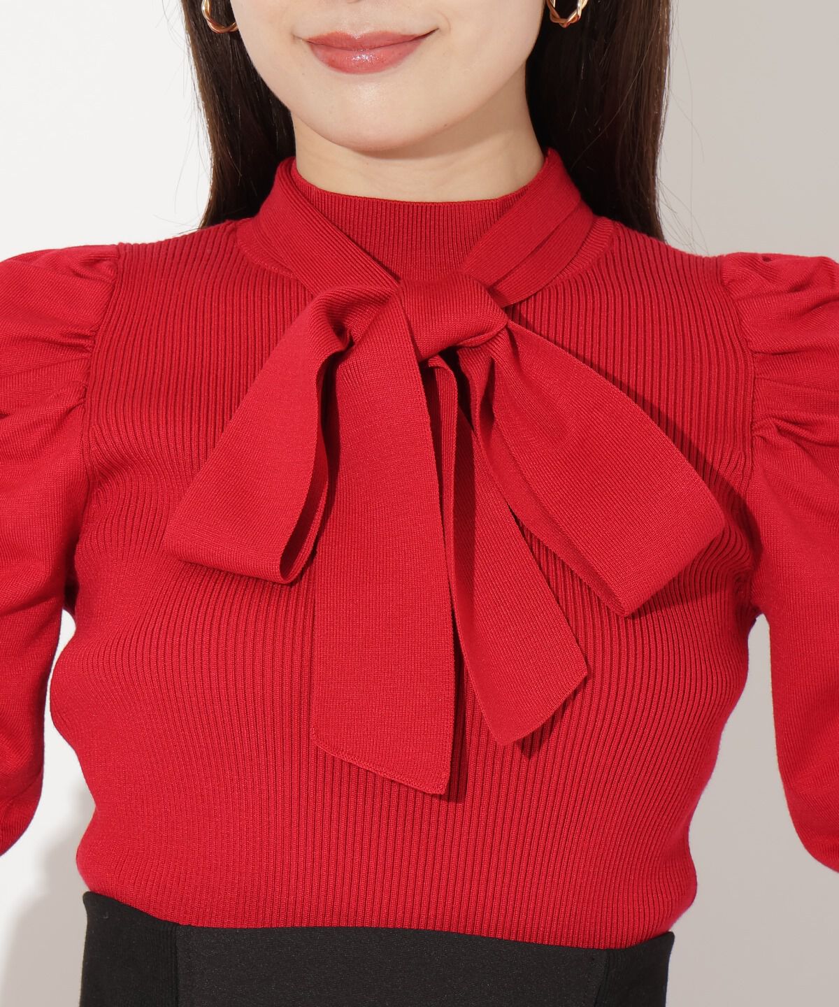 アンドクチュール「袖ギャザーボウタイ付きニットプルオーバー」|ニット・セーター|