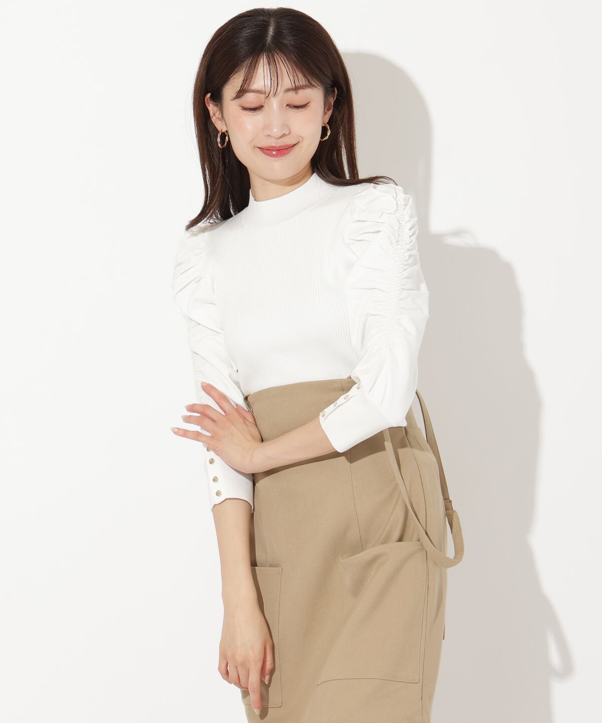 アンドクチュール「袖ギャザーボウタイ付きニットプルオーバー」|ニット・セーター|