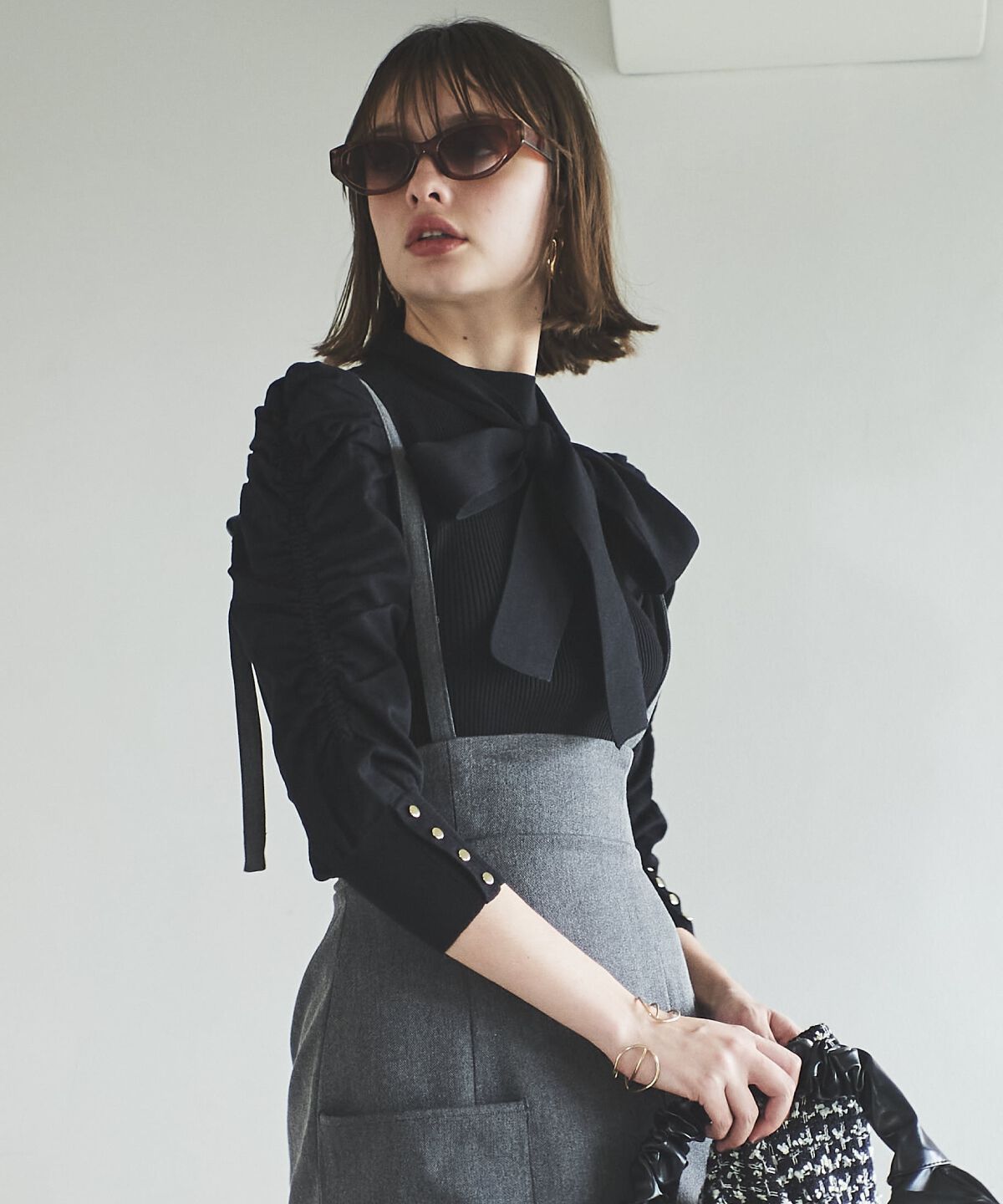 アンドクチュール「袖ギャザーボウタイ付きニットプルオーバー」|ニット・セーター|