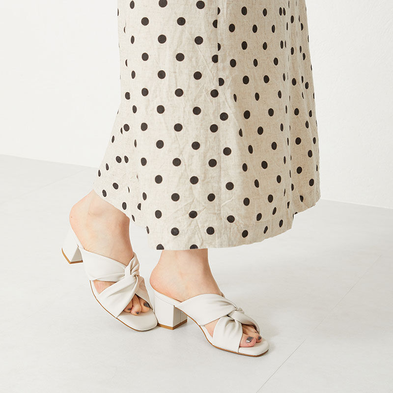 WA Oriental TRaffic「ツイストギャザーミュールサン/32204」|サンダル|WHITE