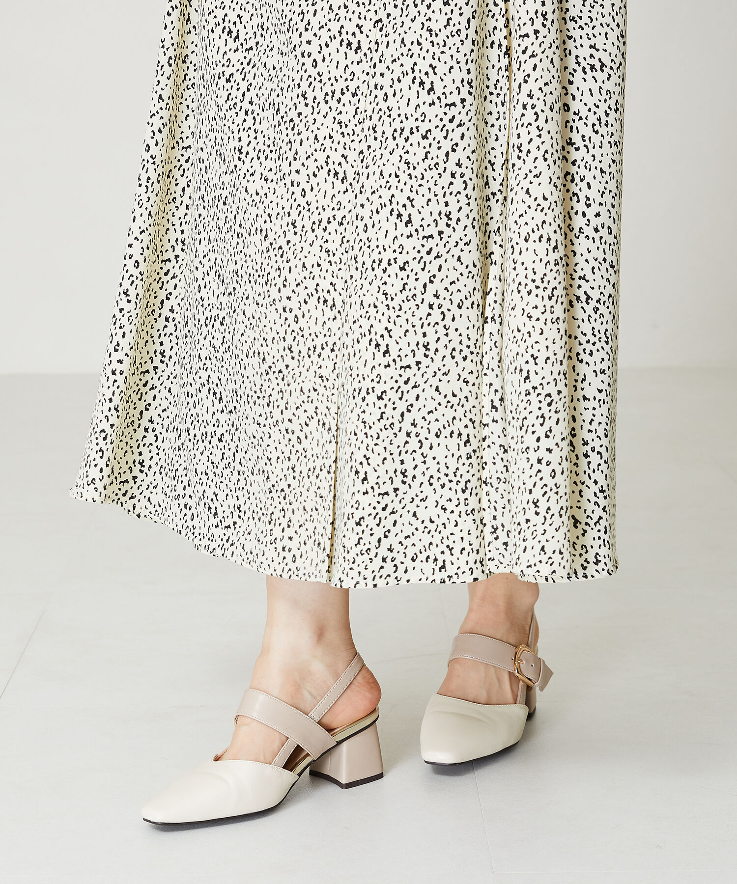 ORiental TRaffic「【トレンド】変形ヒールバックストラップパンプス/41101 パンプス 人気 売れてる スクエアトゥ」|サンダル|