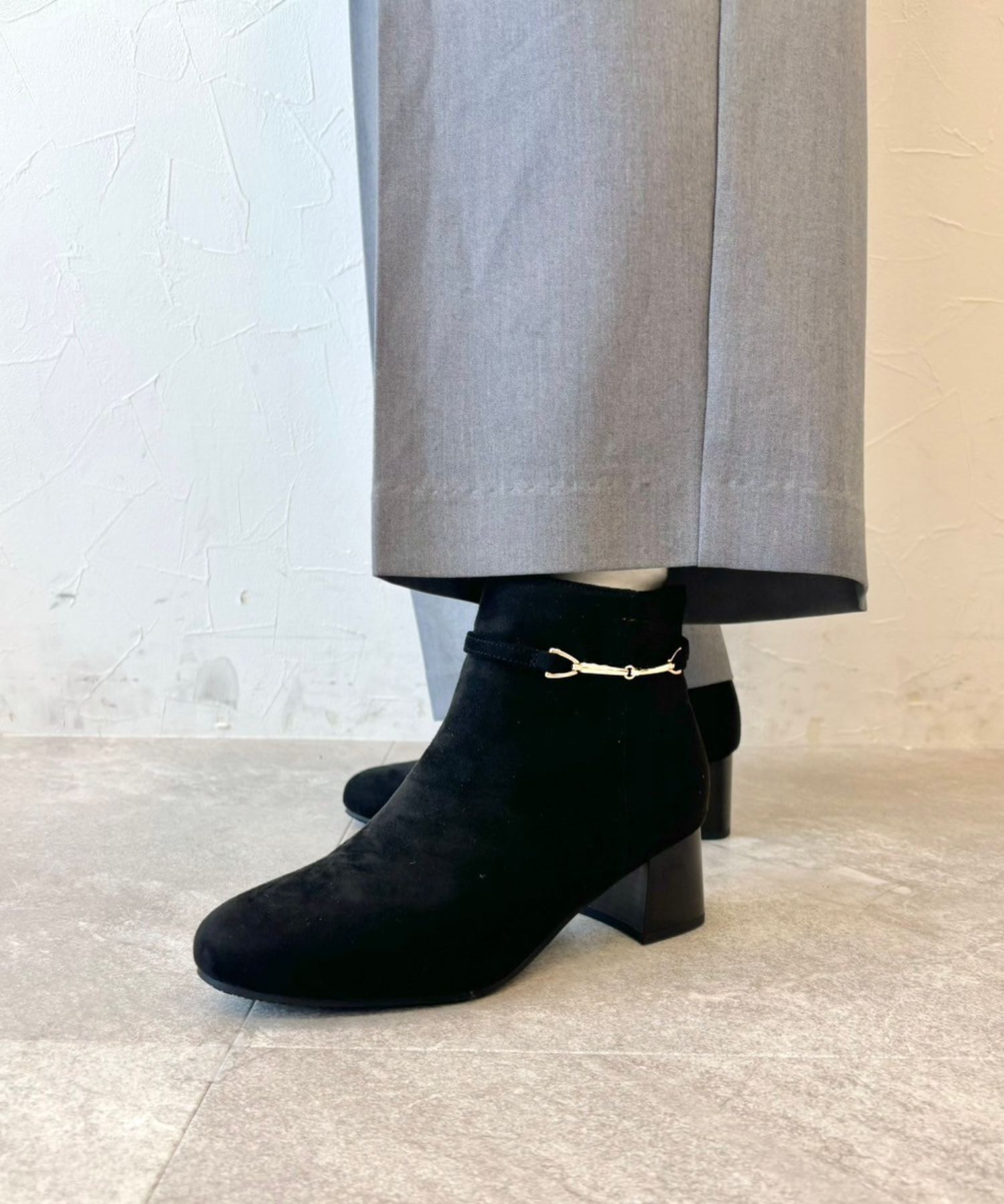 WA Oriental TRaffic「●2024秋冬新作●ビットモチーフミドルヒールブーツ/42406」|ショートブーツ|BLACK