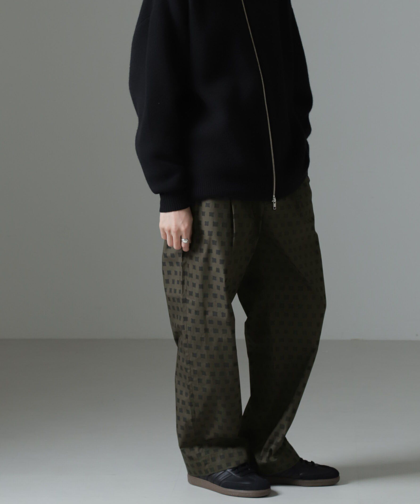 nano･universe「オリジナルパターンイージーパンツ」|チノ|