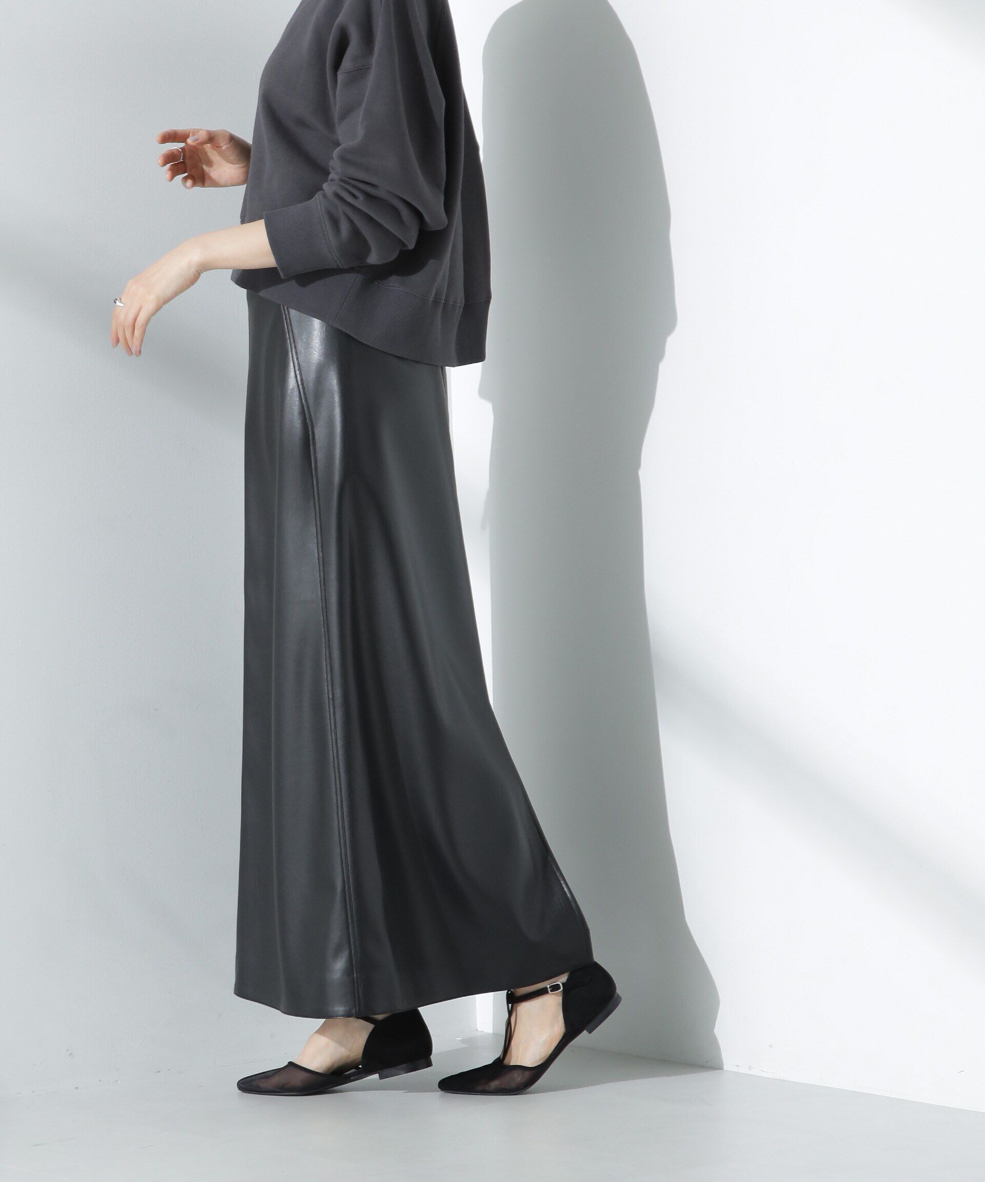 nano･universe「フェイクレザーマキシスカート」|スカート|