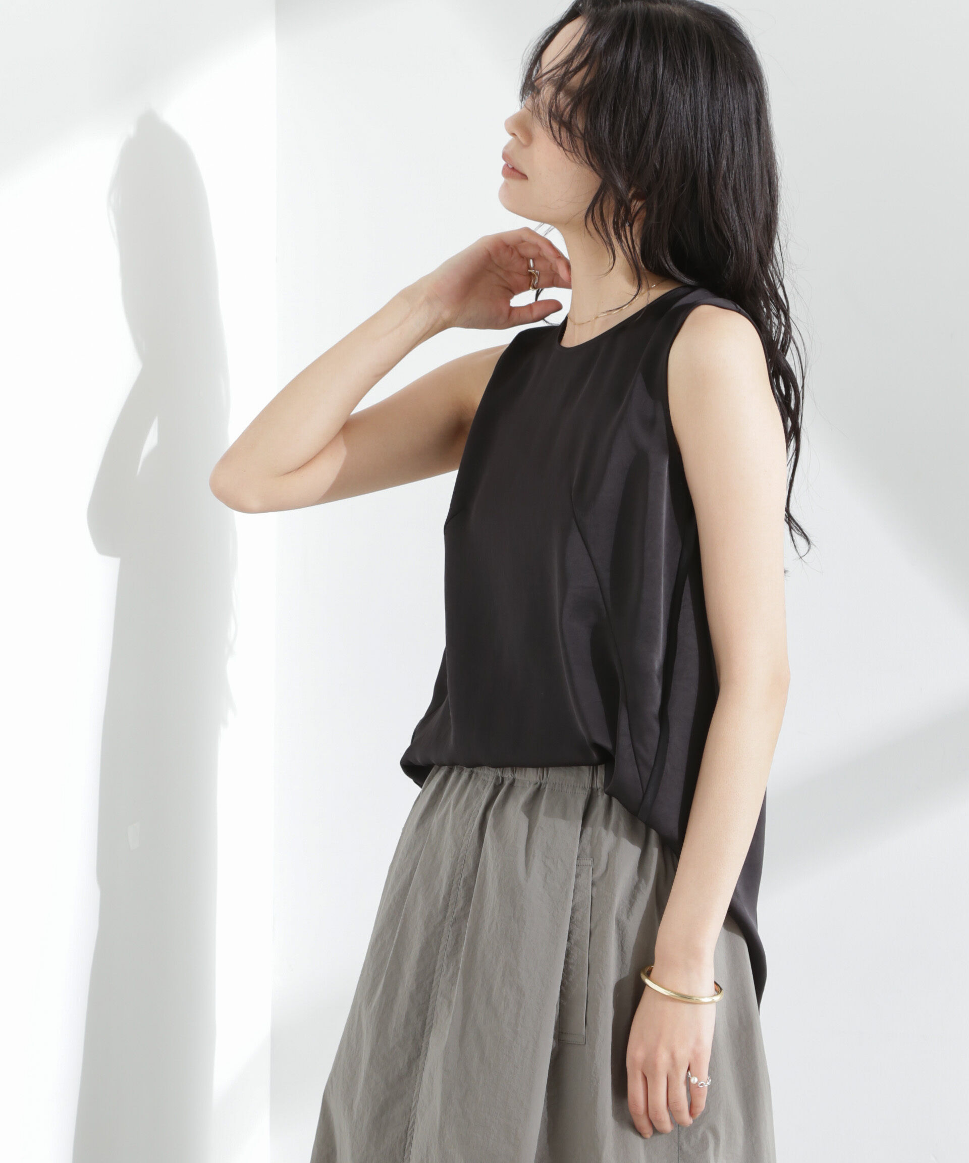 nano･universe「ダブルサテンノースリーブトップス」|シャツ・ブラウス|
