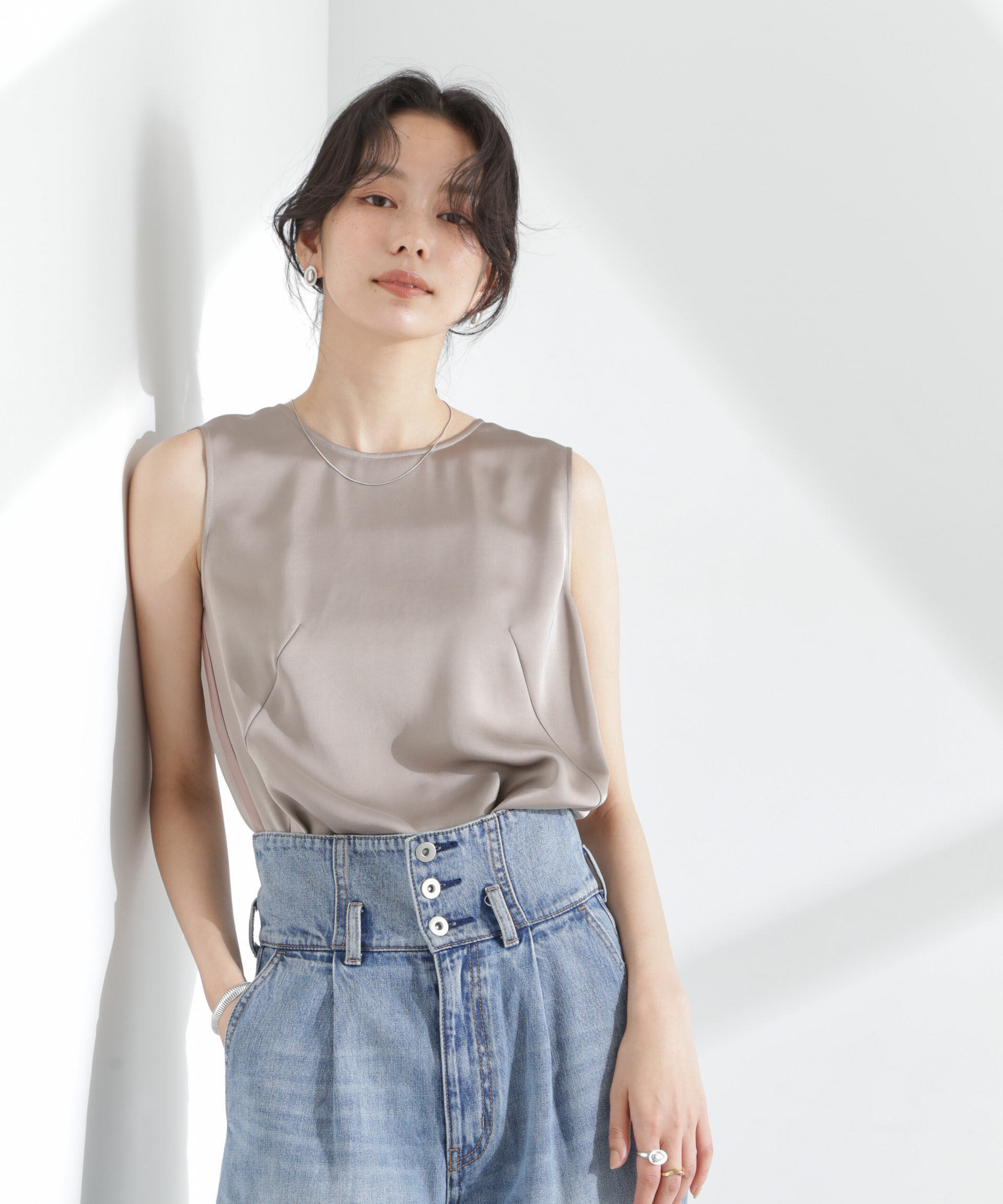 nano･universe「ダブルサテンノースリーブトップス」|シャツ・ブラウス|モカ3