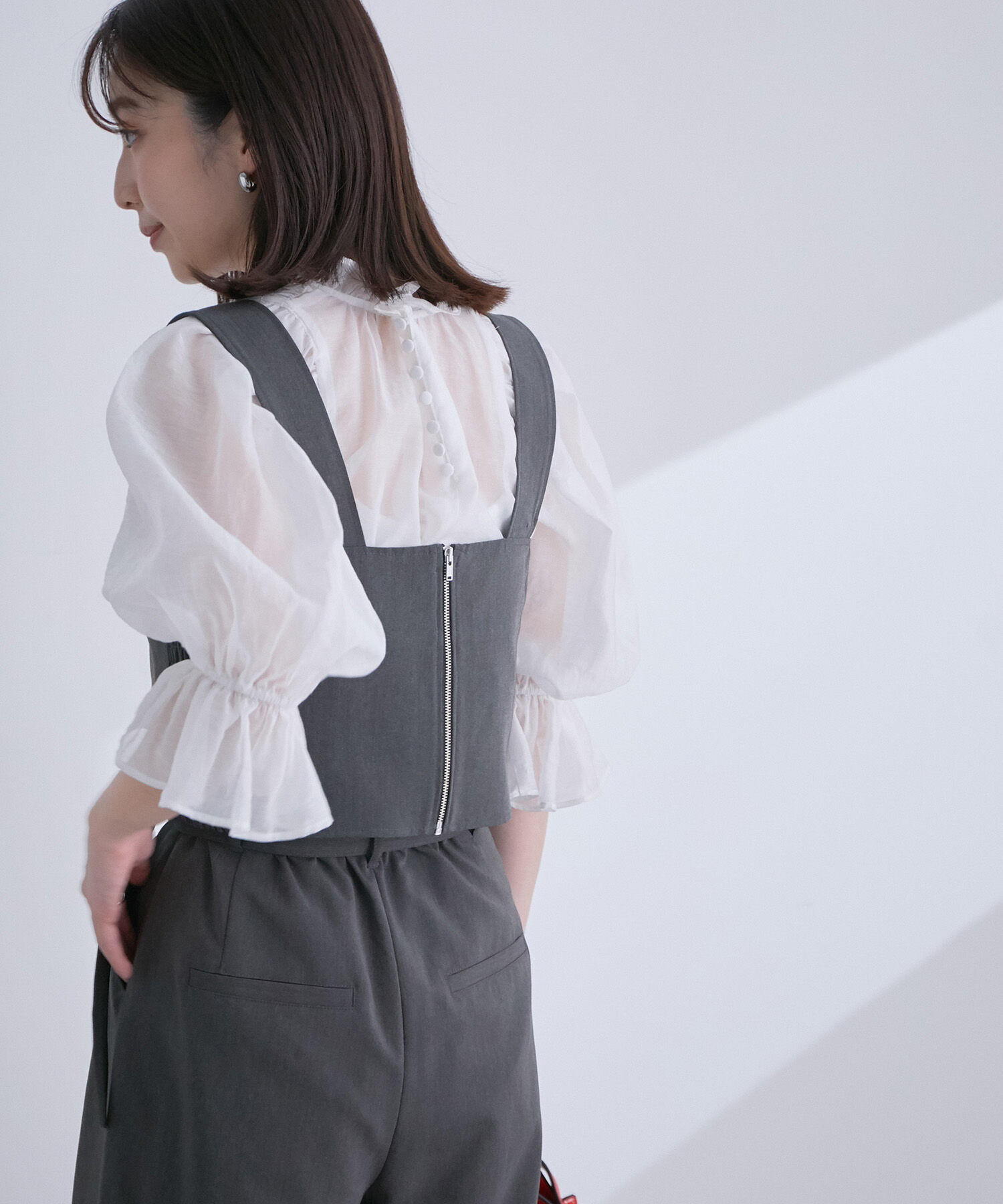 VIS「【高橋愛さんコラボ】セットアップでも1枚でも着られる、ビスチェトップス【セットアップ対応】」|ベスト・ジレ|