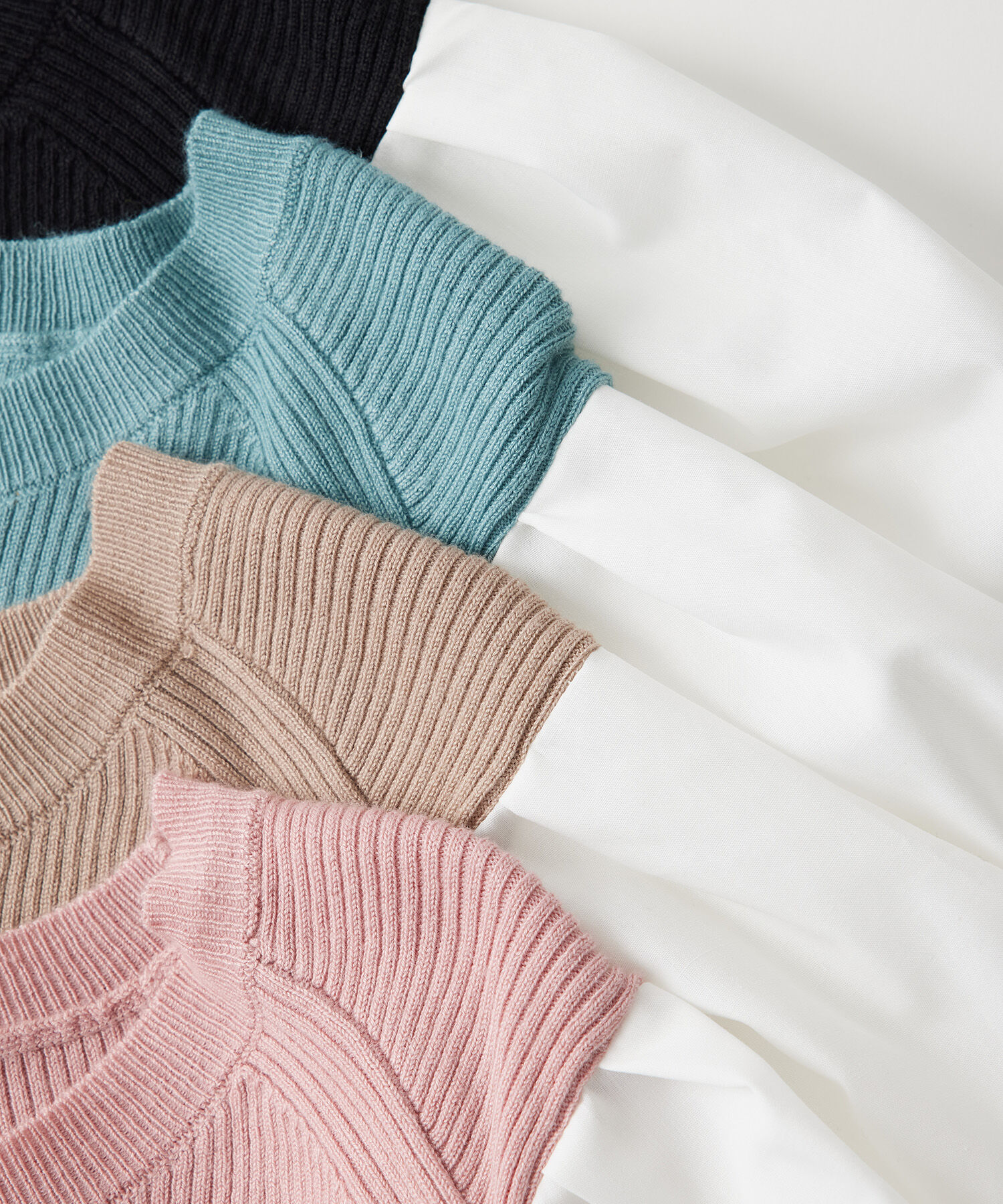 vis-a-vis「【WEB限定】異素材ボリューム袖ドッキングニットプルオーバー」|ニット・セーター|