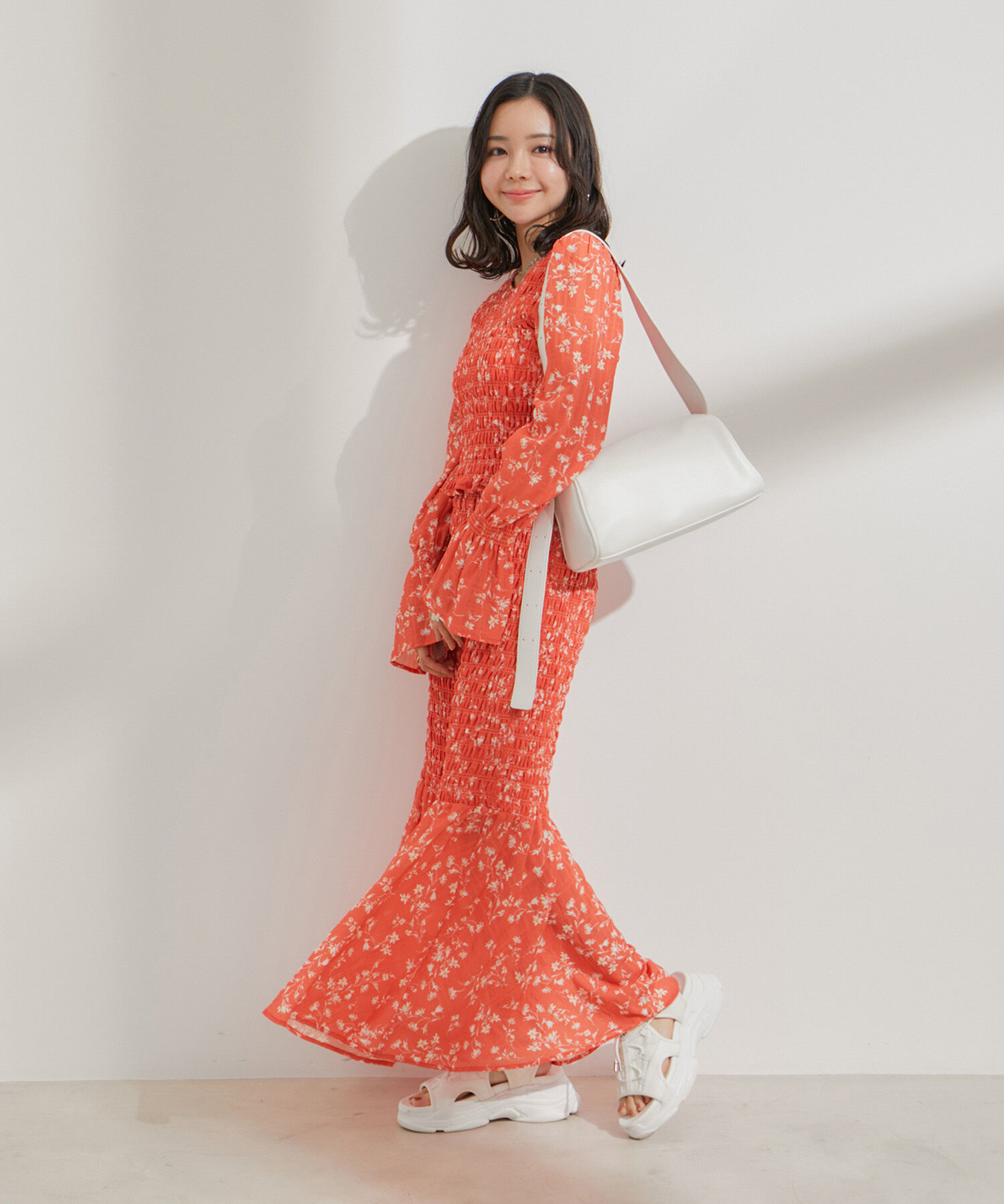 VIS「【セットアップ対応】花柄シャーリングブラウス」|シャツ・ブラウス|