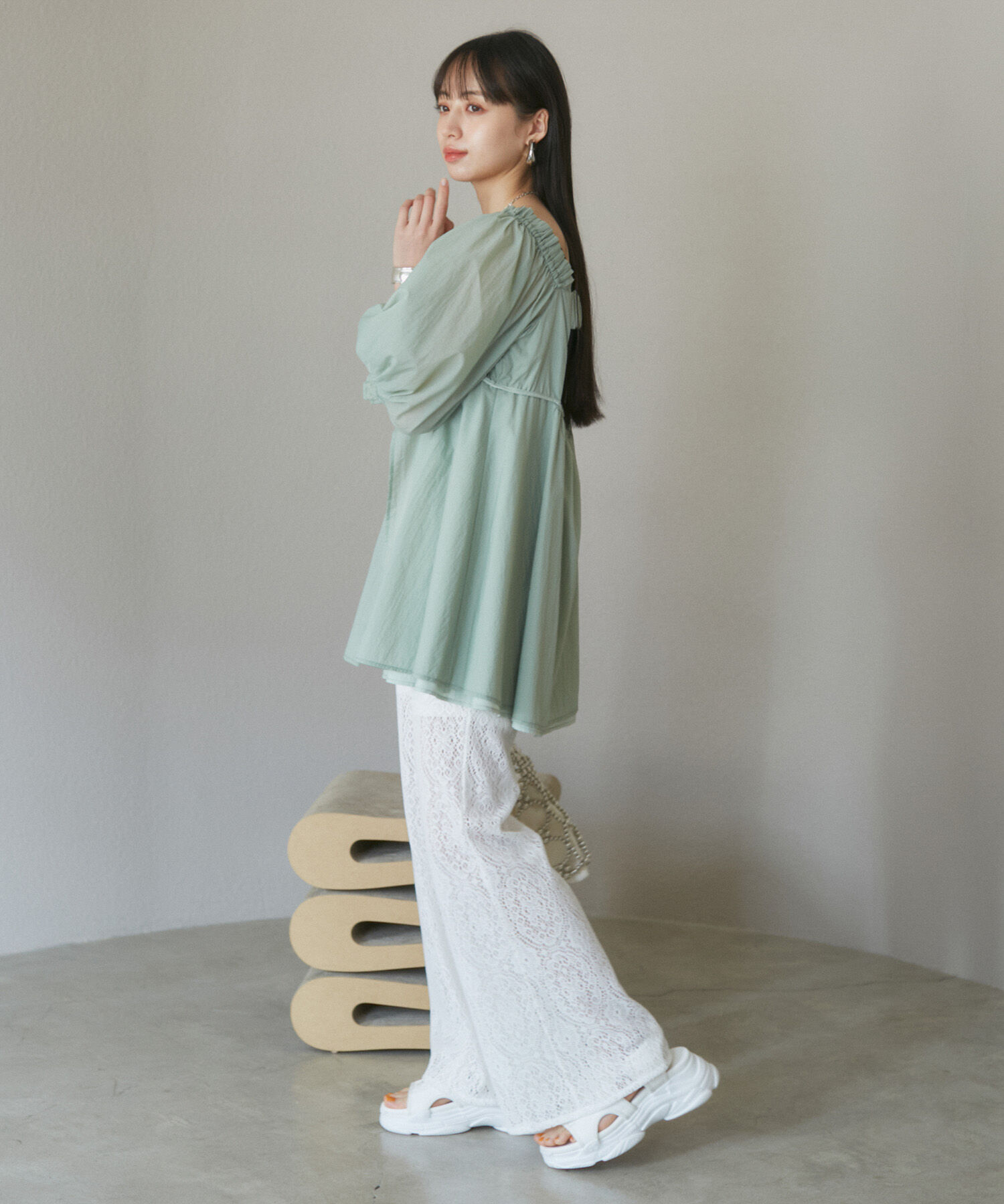 VIS「パフスリーブナイロンチュニックブラウス」|シャツ・ブラウス|