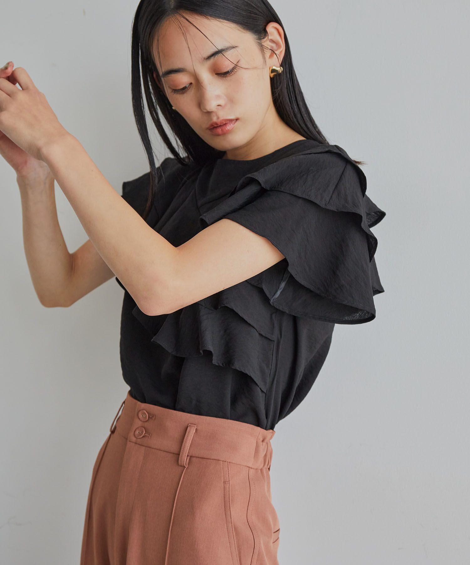 VIS「フリルティアードブラウス」|シャツ・ブラウス|