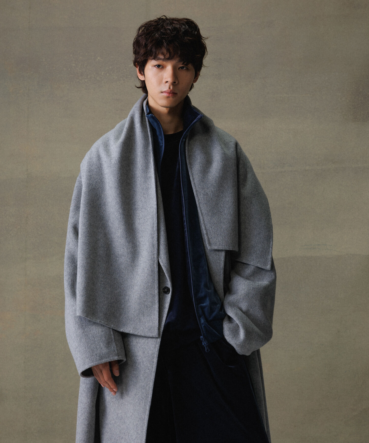 ADAM ET ROPE'「《マフラー付き》メリノウール ダブルフェイス セミダブル オーバー コート / 超軽量 / ユニセックス」|ステンカラーコート|