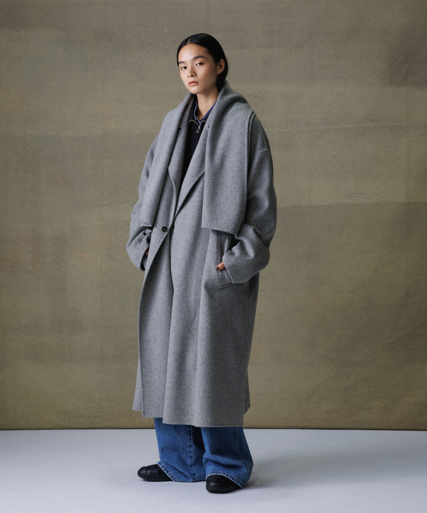 ADAM ET ROPE'「《マフラー付き》メリノウール ダブルフェイス セミダブル オーバー コート / 超軽量 / ユニセックス」|ステンカラーコート|