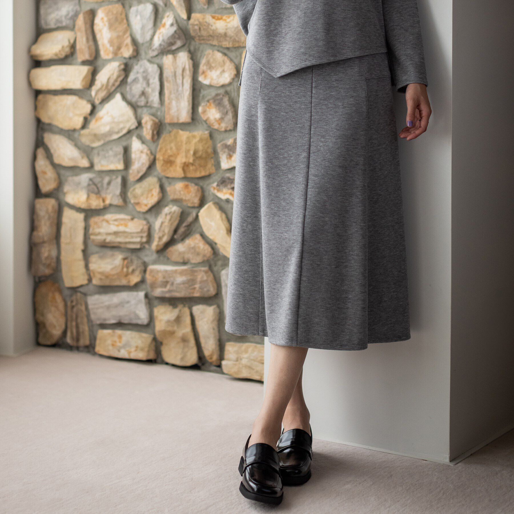 INDIVI「【洗える／UVケア／SETUP可能】ライトジャージ セミフレアスカート」|スカート|グレー(912)