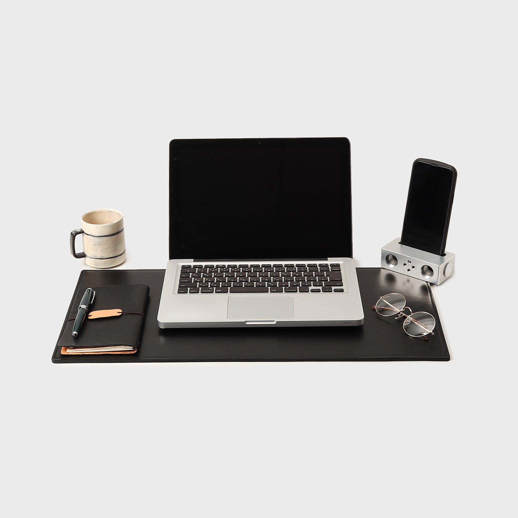 TAKEO KIKUCHI「【MADE IN JAPAN】レザーデスクマット」|モバイルケース|