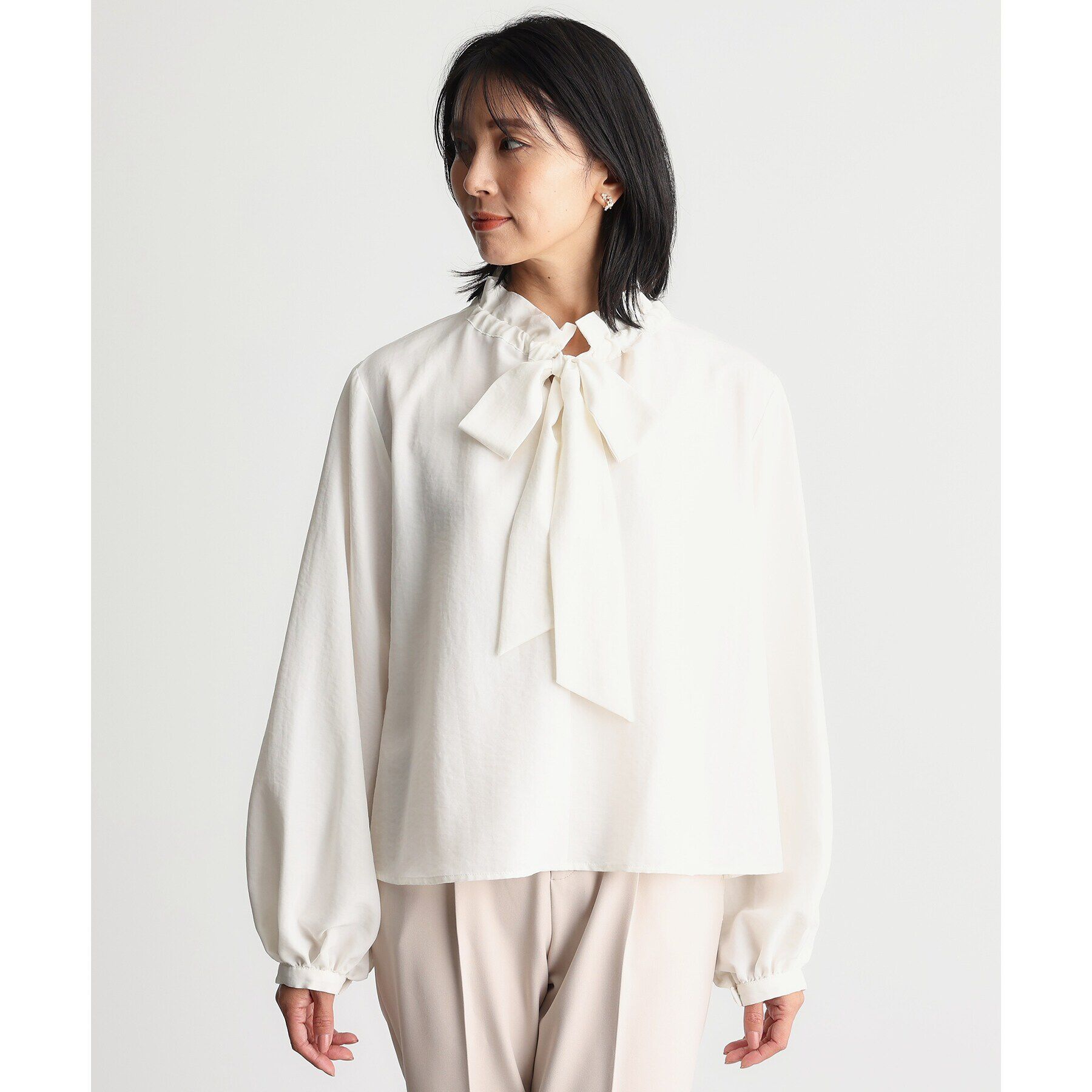 THE SHOP TK「【ONOFF活躍/セレモニー/通勤】ギャザーリボンタイブラウス/洗える」|シャツ・ブラウス|