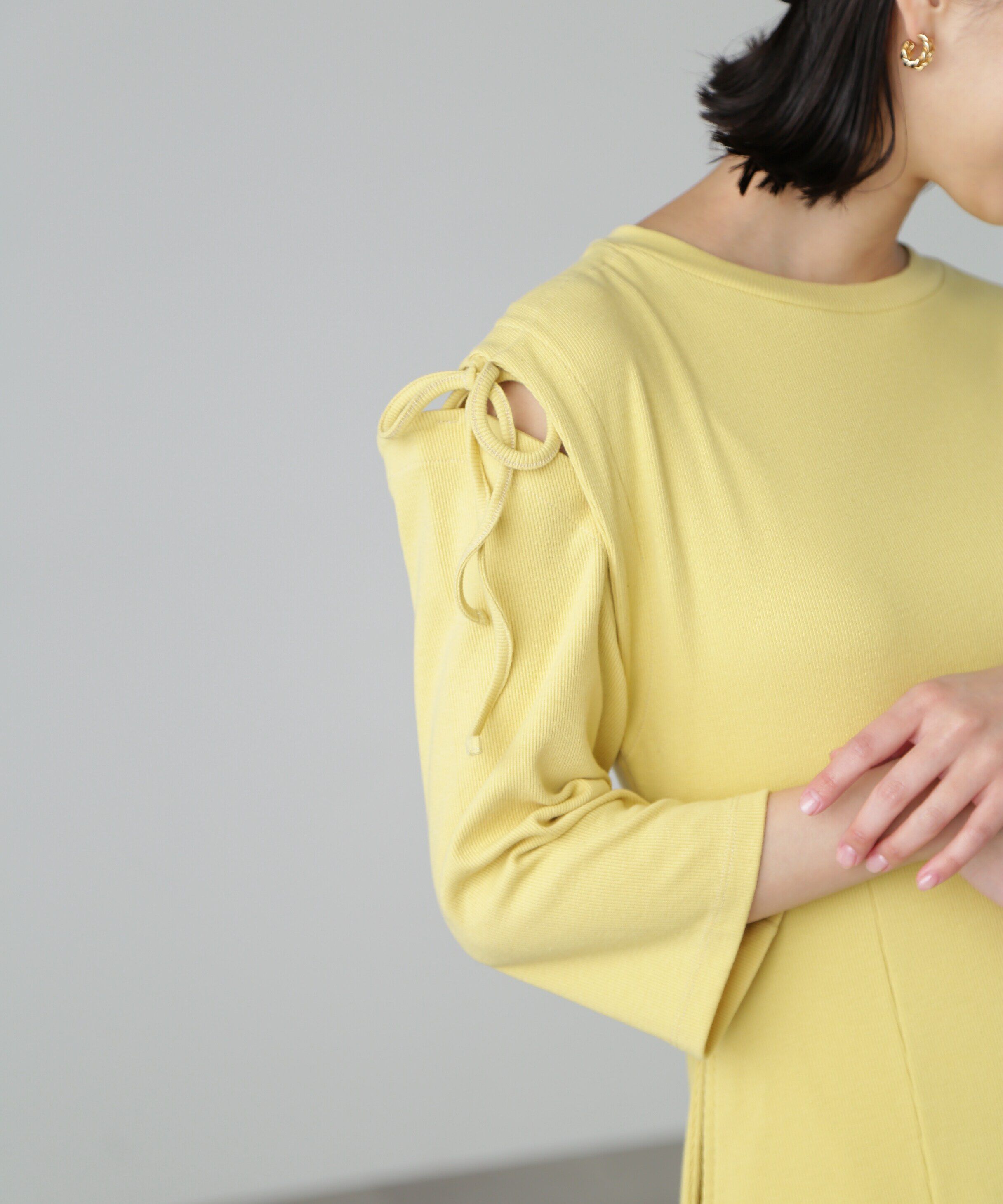  「［イエローカラーWEB限定］マルチWay袖スリットティアードワンピース」|ワンピース|