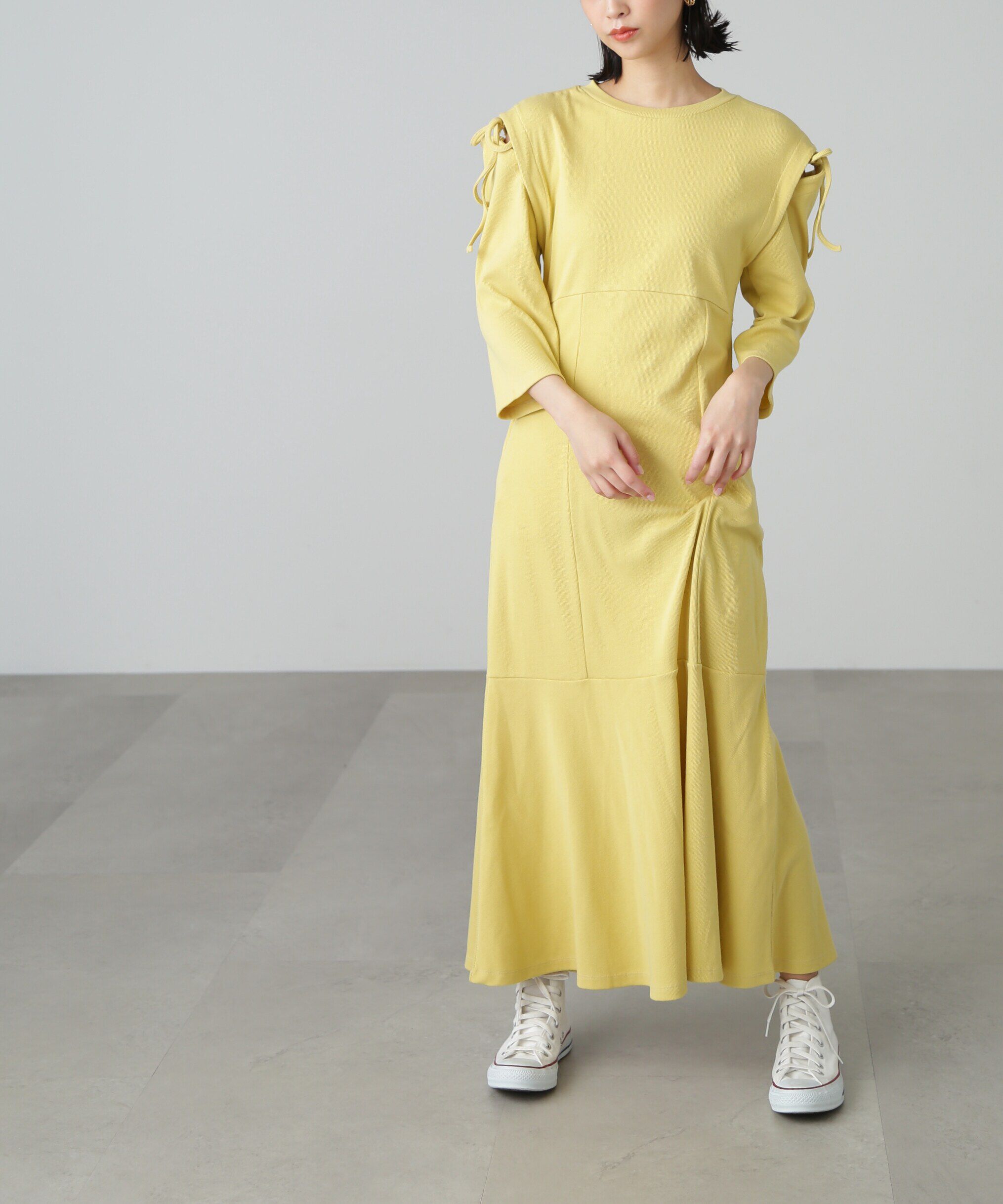  「［イエローカラーWEB限定］マルチWay袖スリットティアードワンピース」|ワンピース|