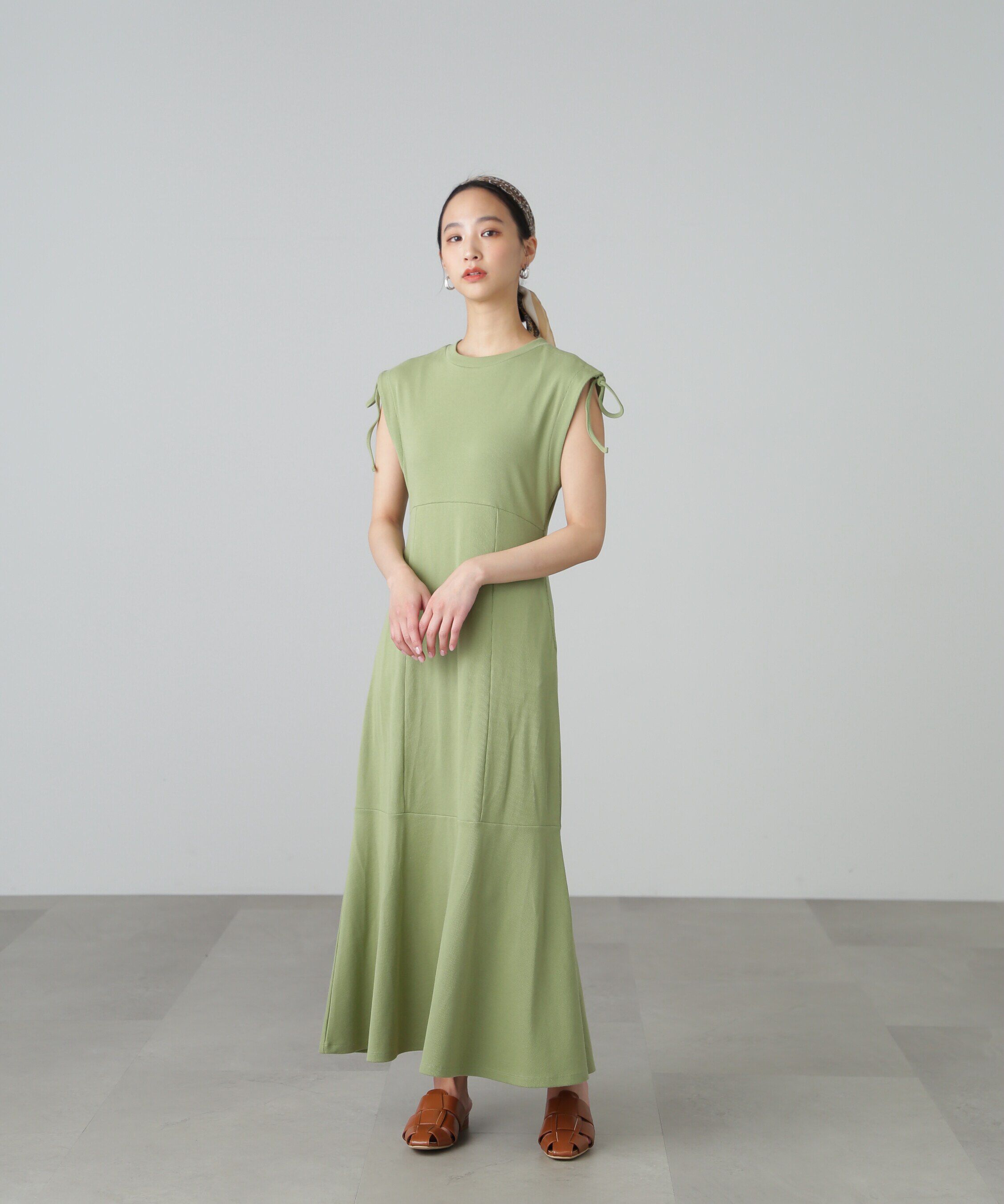  「［イエローカラーWEB限定］マルチWay袖スリットティアードワンピース」|ワンピース|