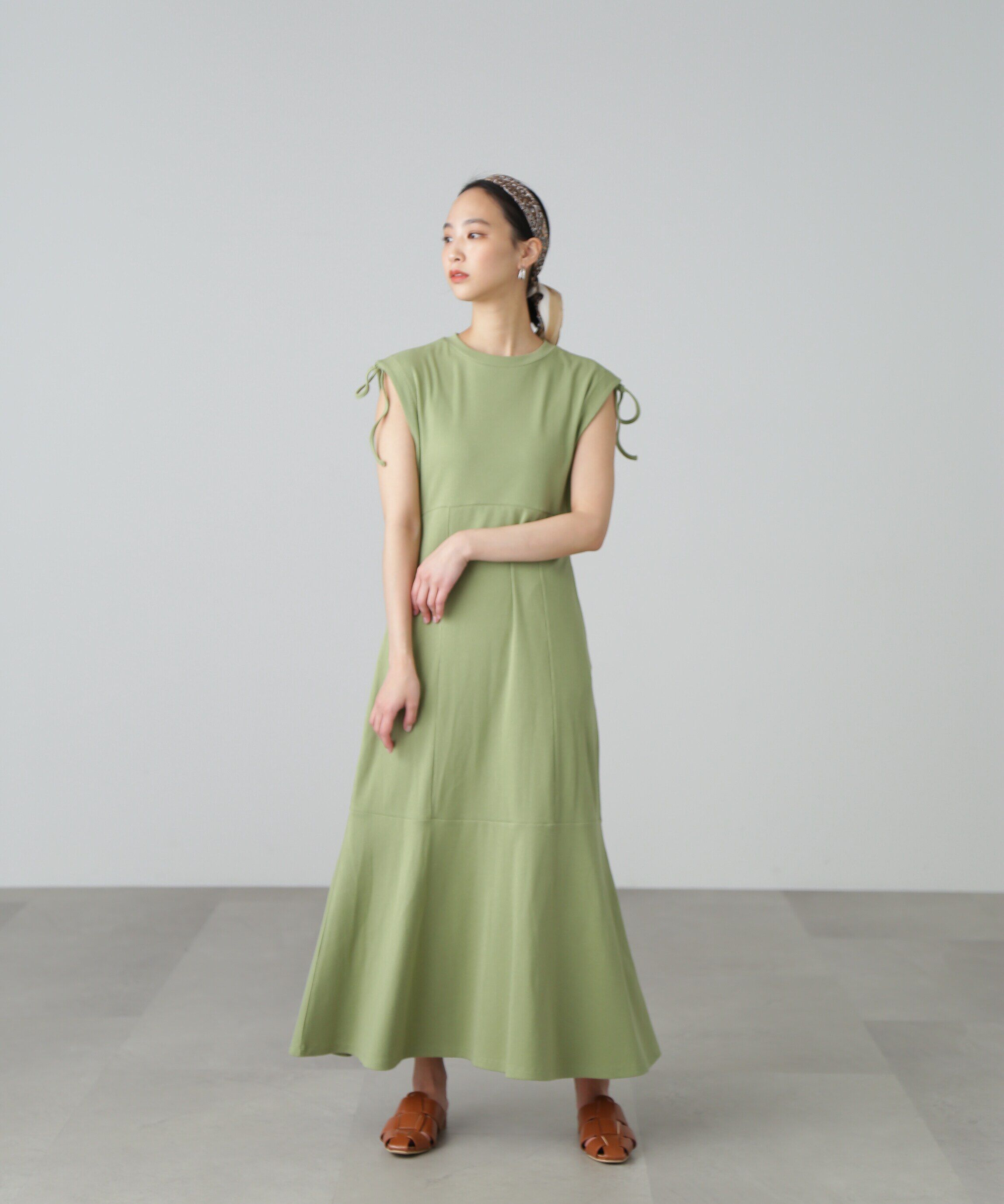  「［イエローカラーWEB限定］マルチWay袖スリットティアードワンピース」|ワンピース|