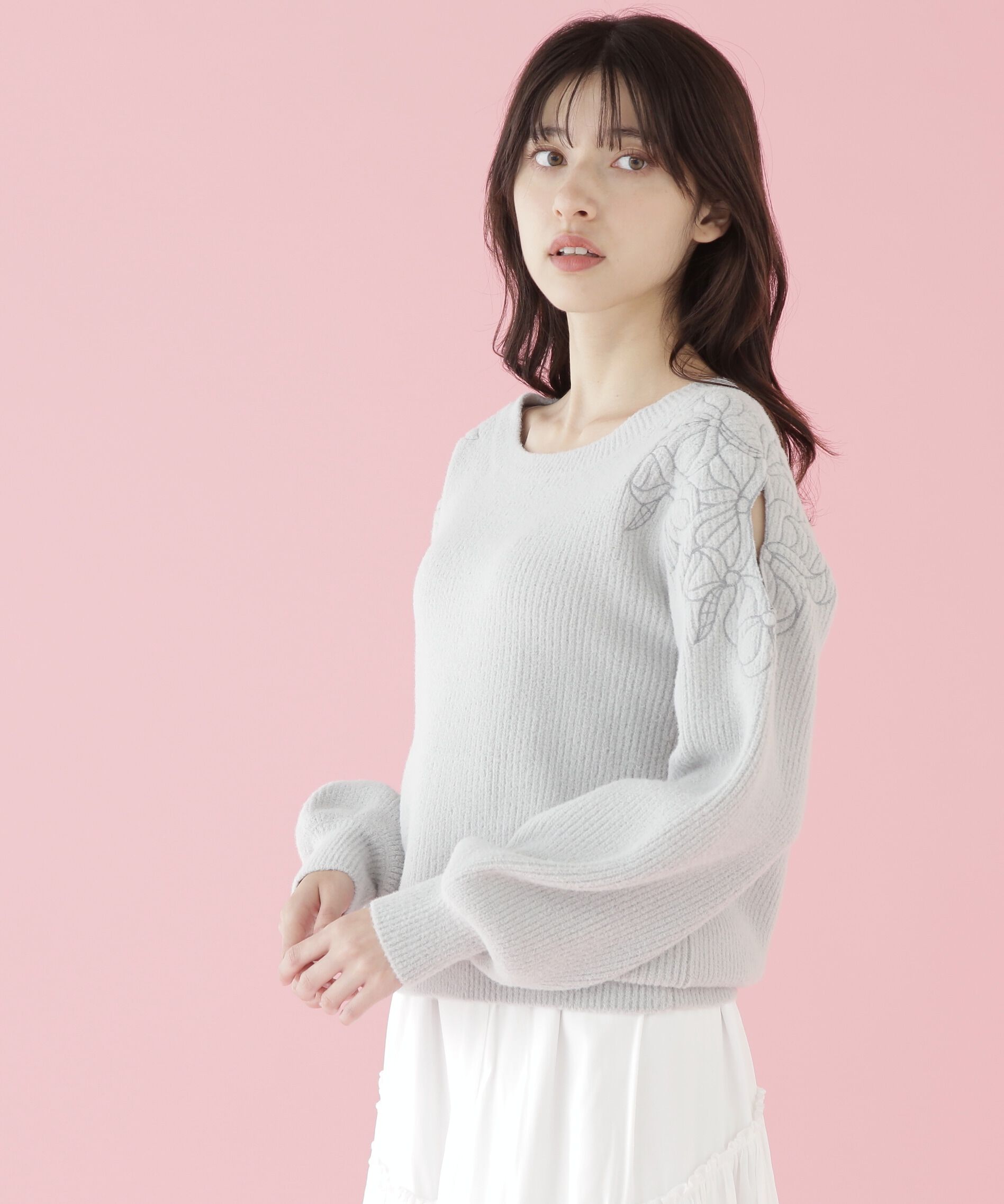  「肩開きリボンエンブロイダリーニット」|ニット・セーター|