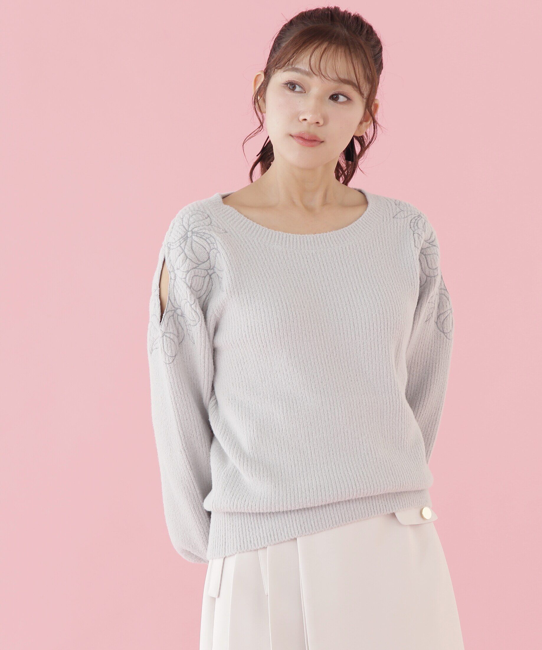  「肩開きリボンエンブロイダリーニット」|ニット・セーター|