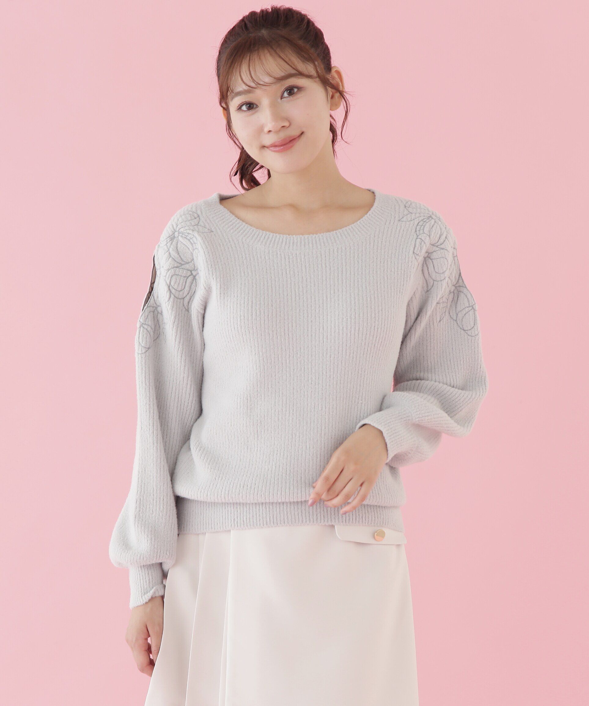  「肩開きリボンエンブロイダリーニット」|ニット・セーター|