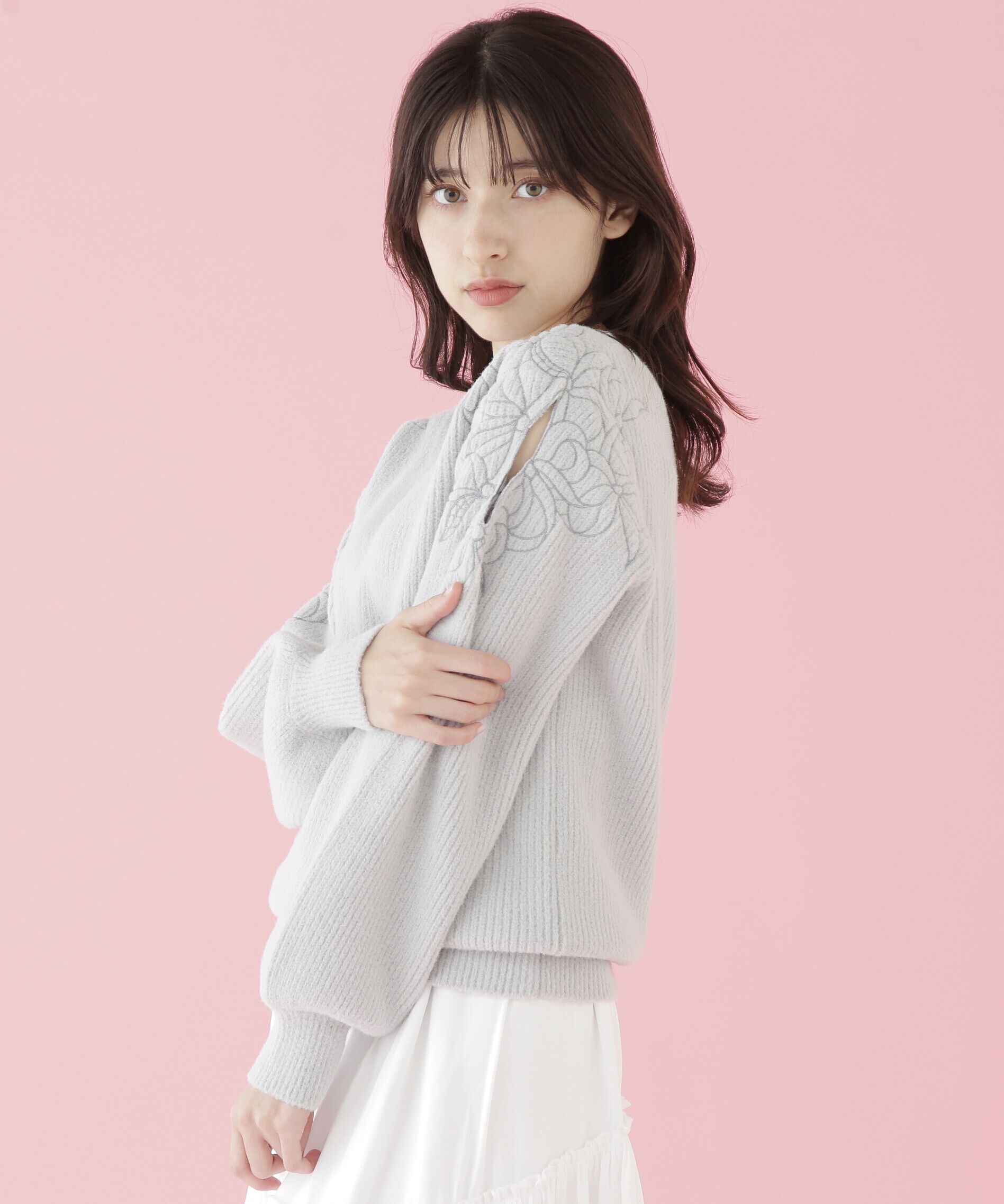  「肩開きリボンエンブロイダリーニット」|ニット・セーター|
