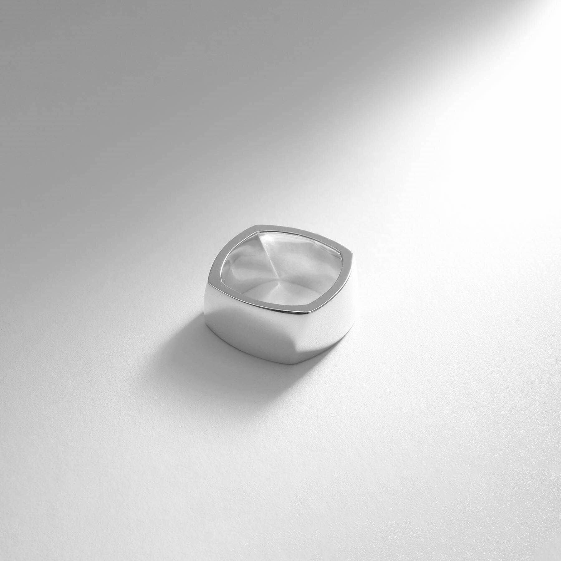 COCOSHNIK ONKITSCH「シルバー ツイストスクエア リングL」|リング|