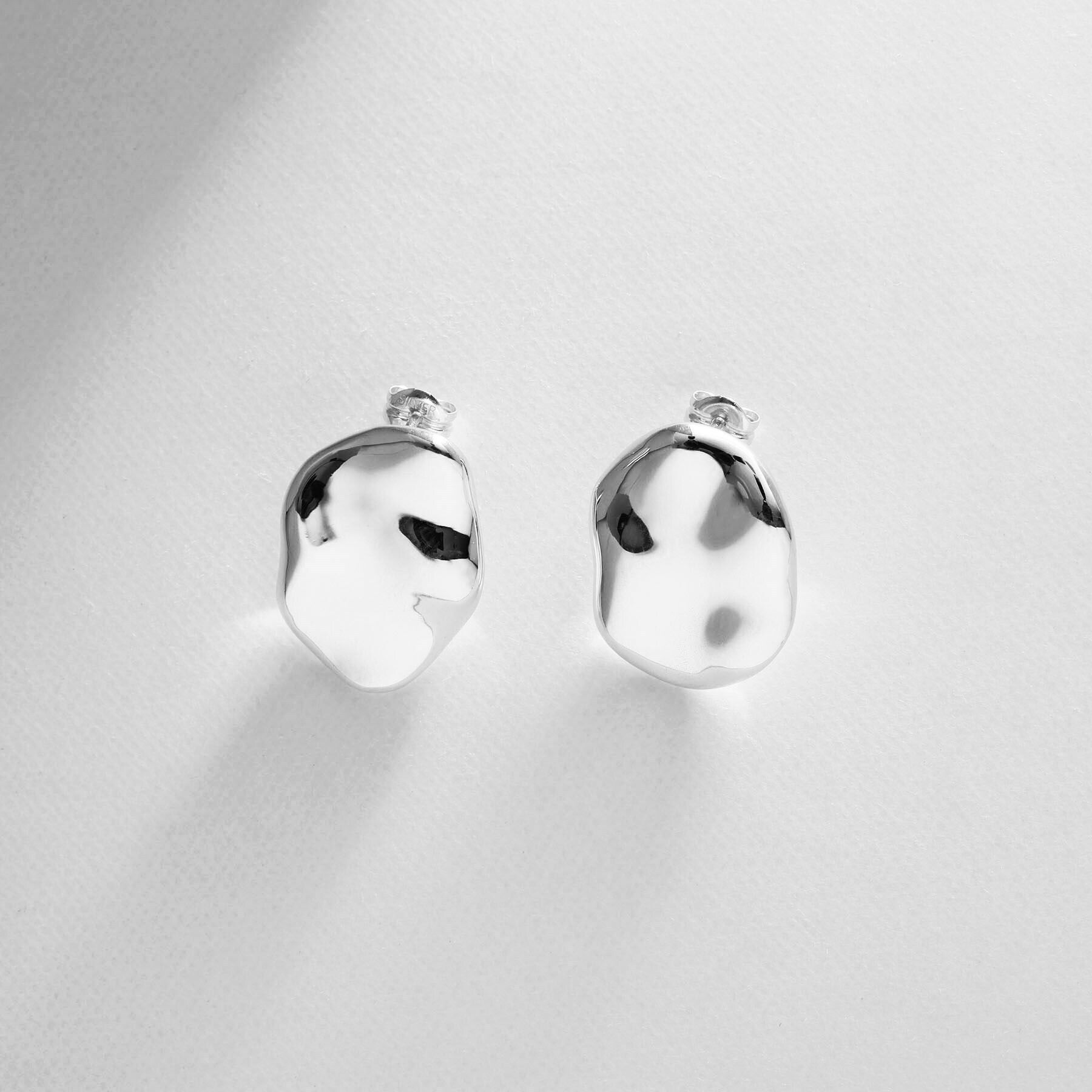 COCOSHNIK ONKITSCH「シルバー ニュアンスピアス アシンメプレート」|ピアス|