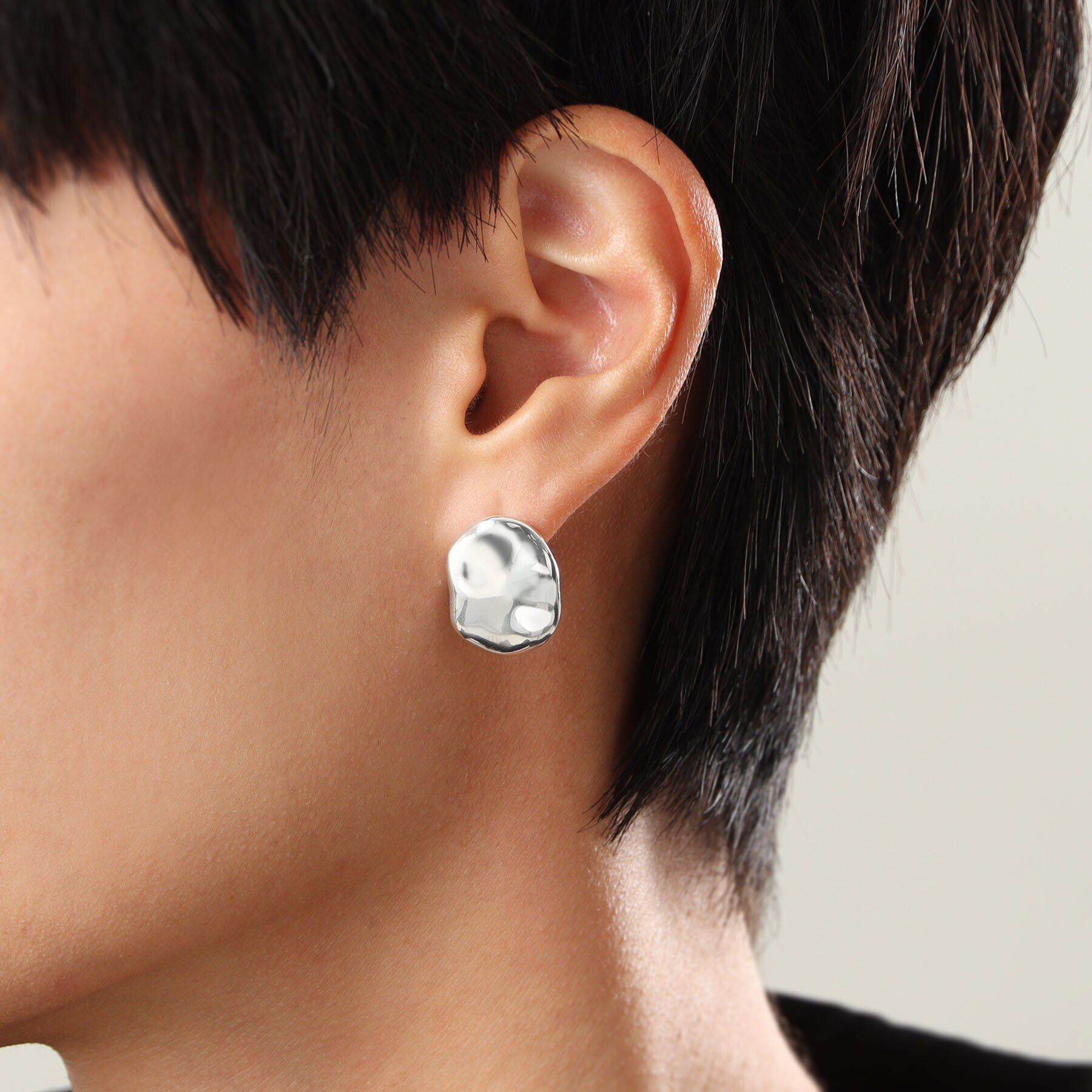 COCOSHNIK ONKITSCH「シルバー ニュアンスピアス アシンメプレート」|ピアス|