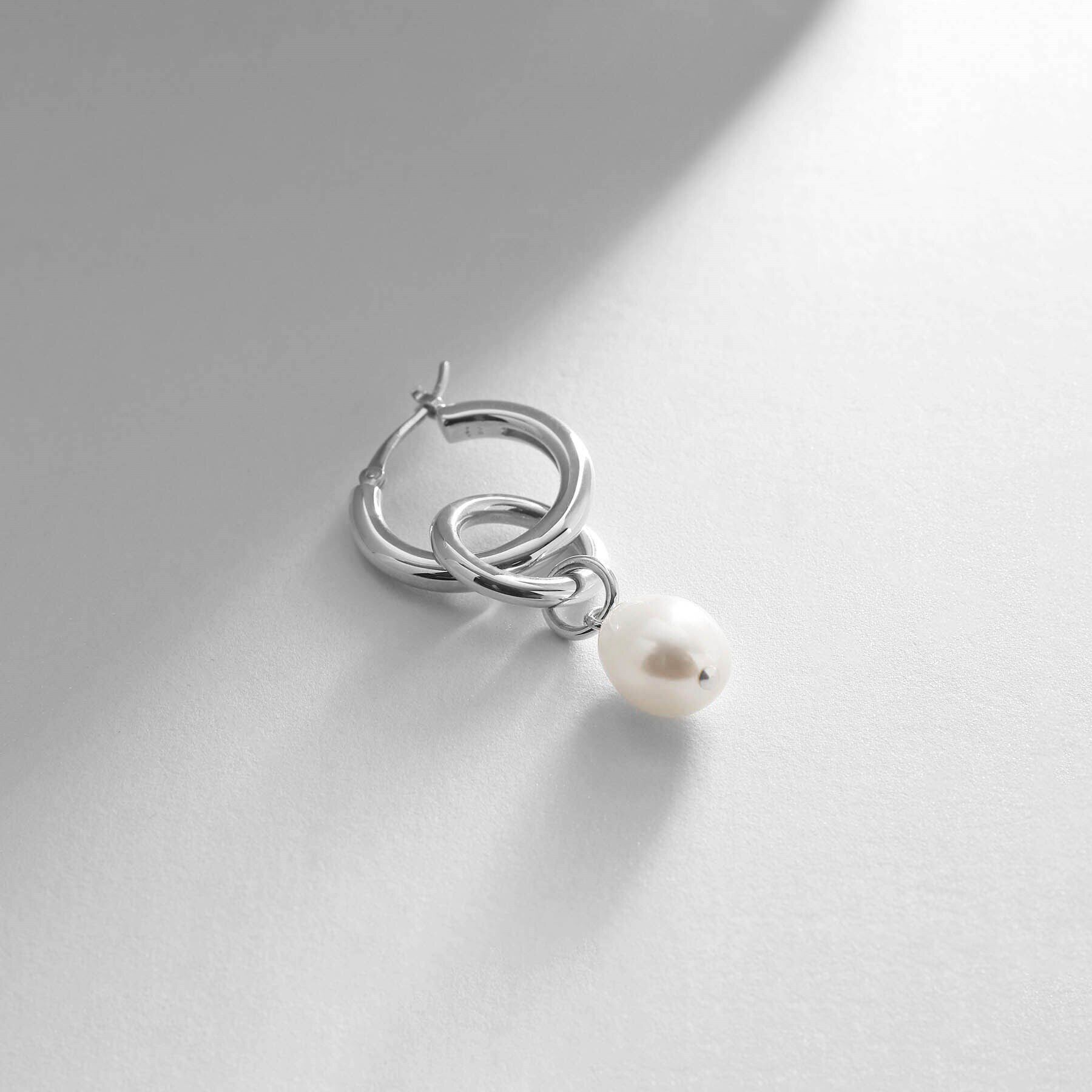 COCOSHNIK ONKITSCH「シルバー フープピアス パールチャーム」|ピアス|