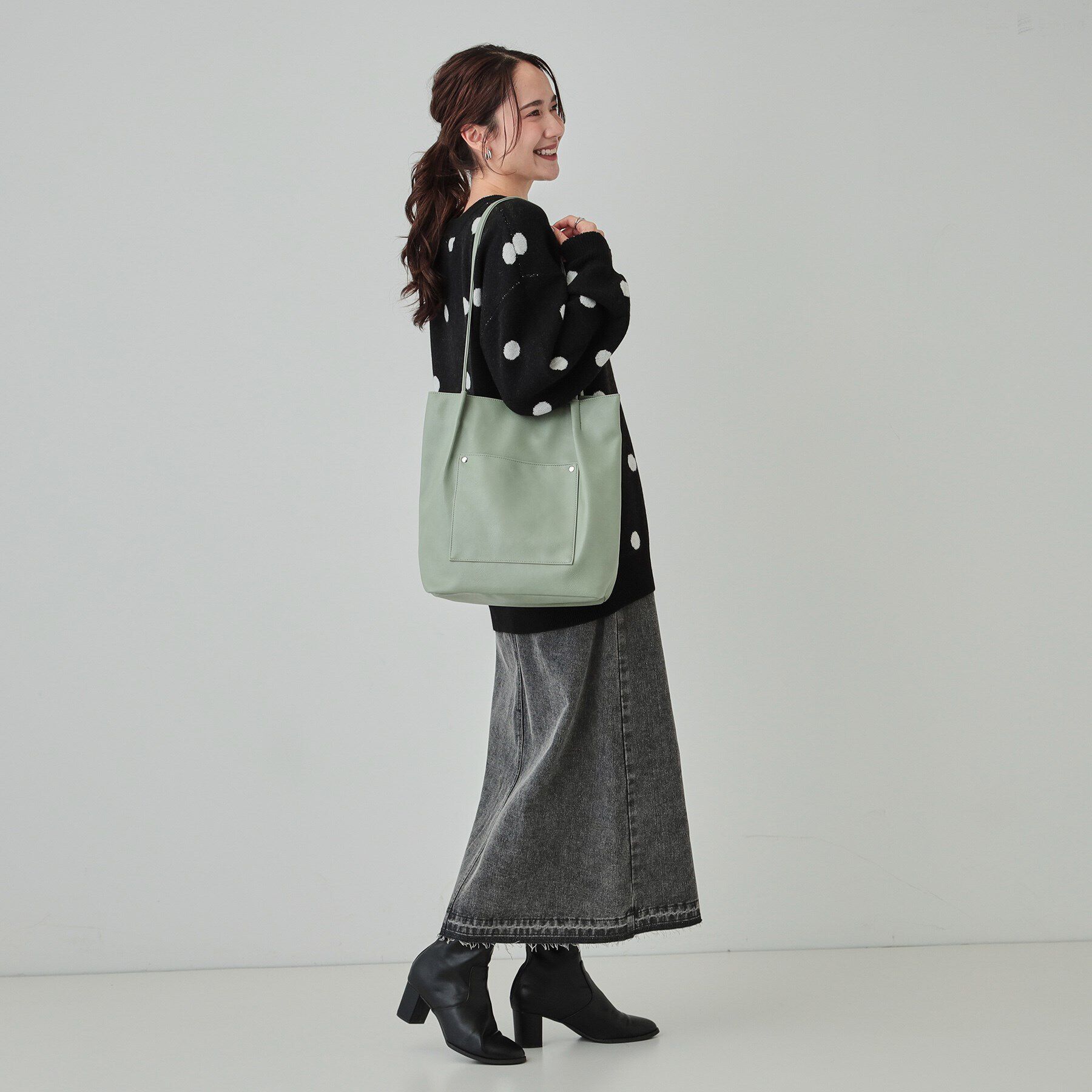 SHOO･LA･RUE「オイルレザー風つまみハンドルトート」|トートバッグ|