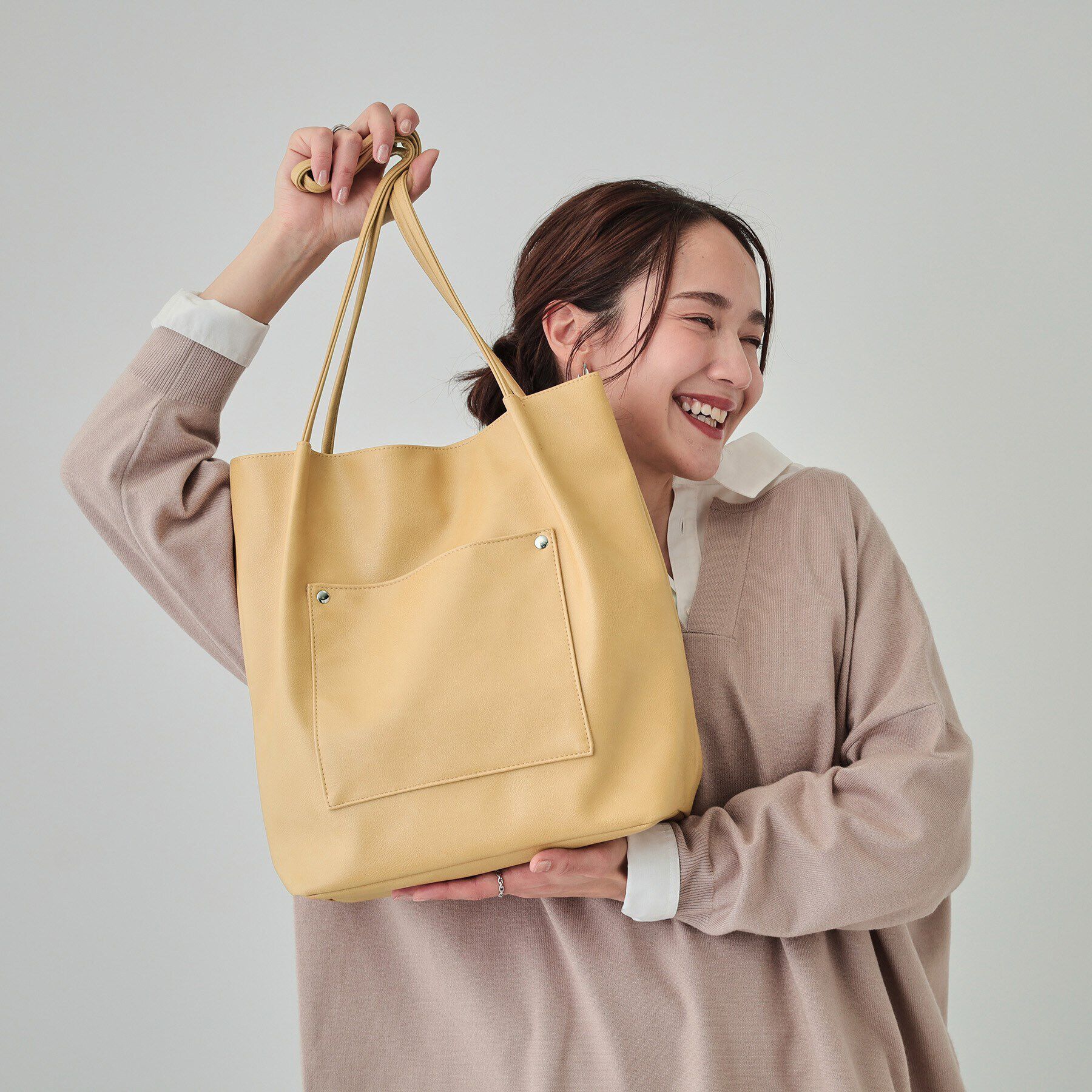 SHOO･LA･RUE「オイルレザー風つまみハンドルトート」|トートバッグ|